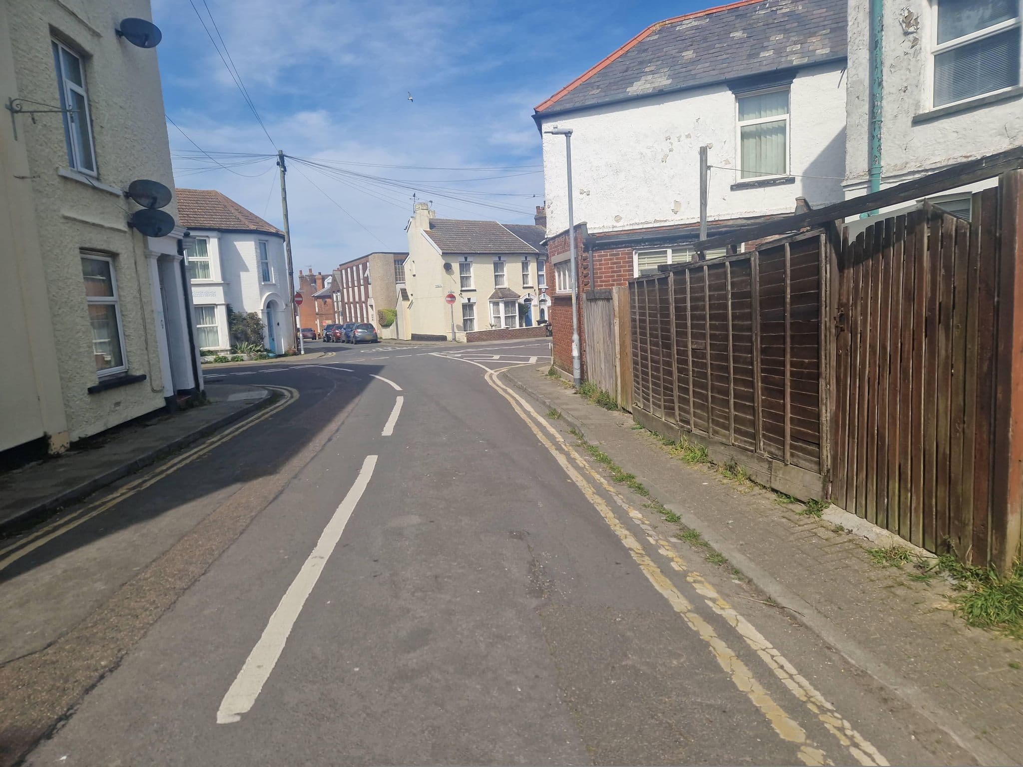 Street view near St Annes, Walton-on-the-Naze — © edloach (CC BY-SA · Mapillary)