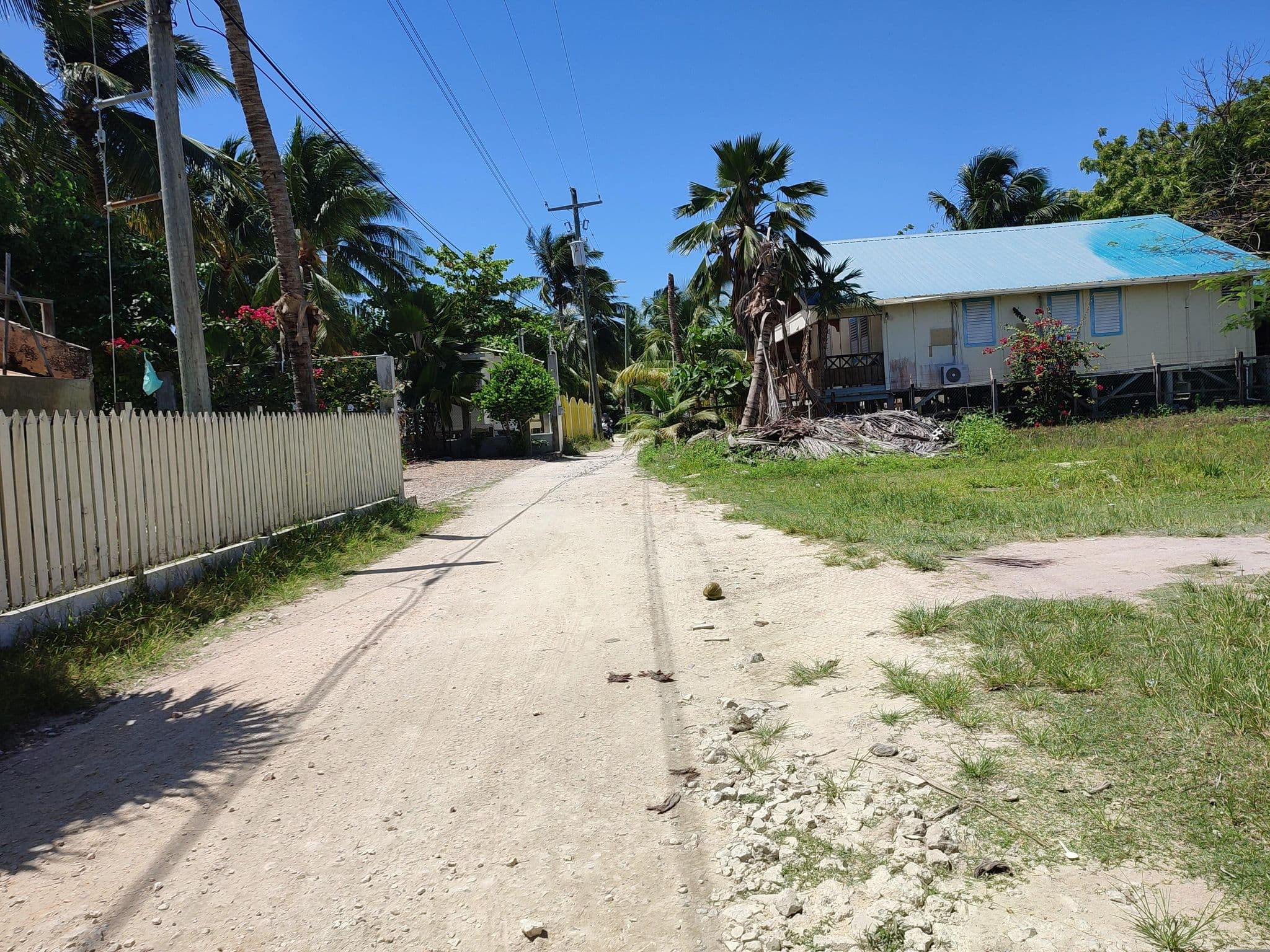 Street view near Cabanas, Caye Caulker — © charlieplett (CC BY-SA · Mapillary)