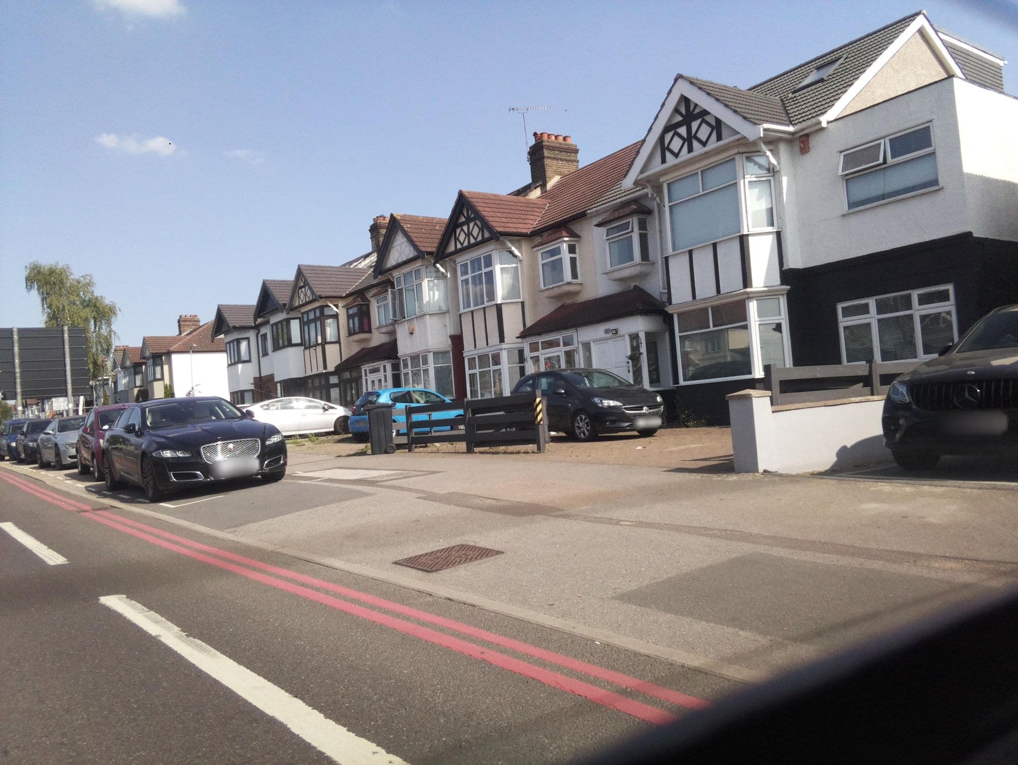 Street view near Ideal, Barkingside — © southglos (CC BY-SA · Mapillary)