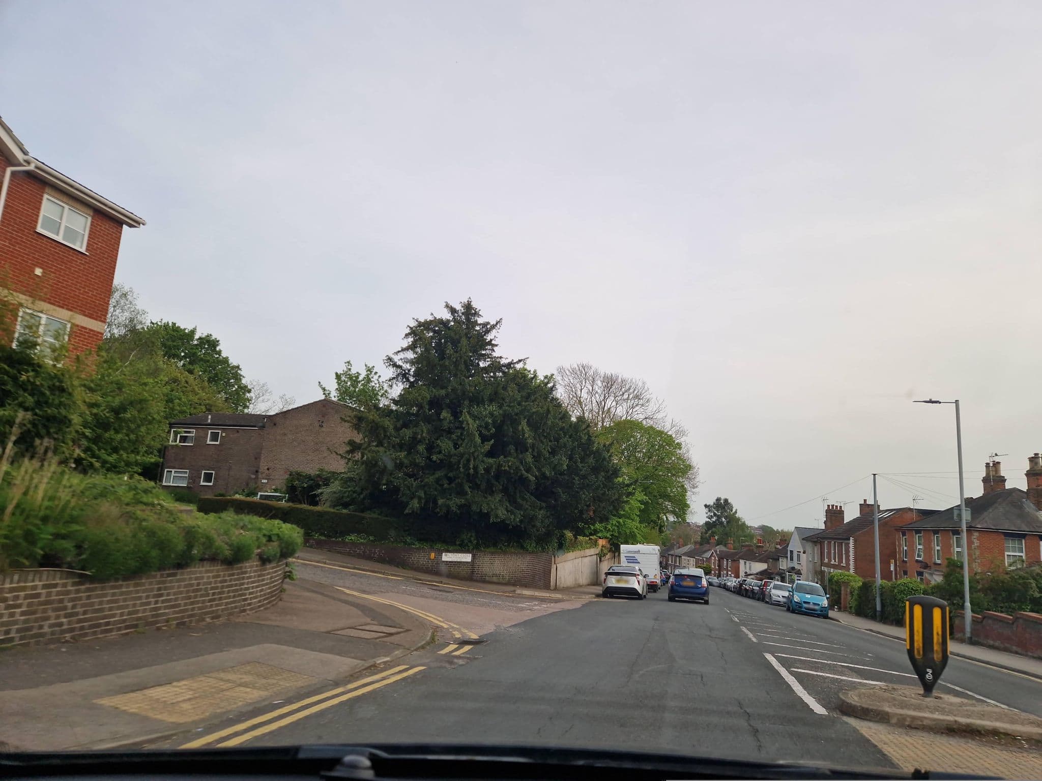 Street view near Railway Sleeper Lodge (Mile End Road), Colchester — © edloach (CC BY-SA · Mapillary)
