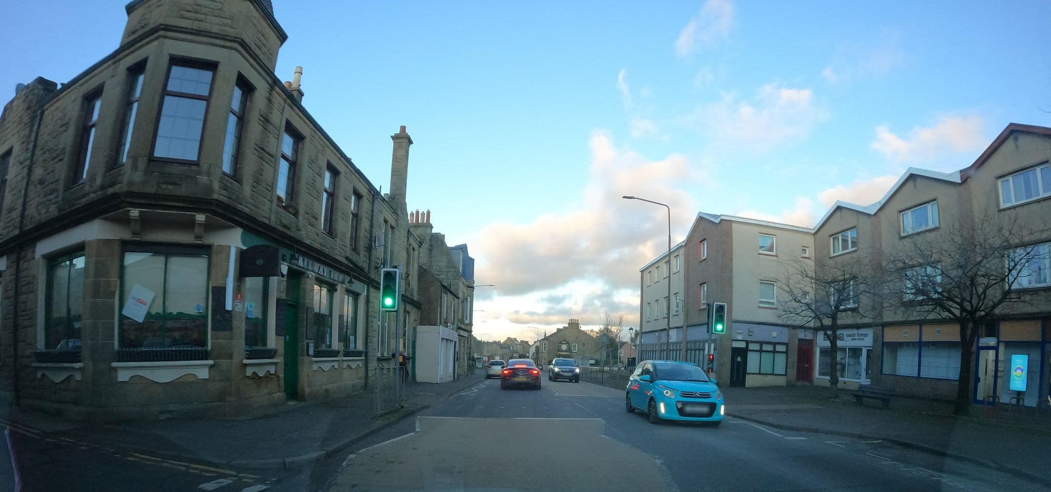 Street view near The Railway Inn, West Calder — © hobgoblin (CC BY-SA · Mapillary)
