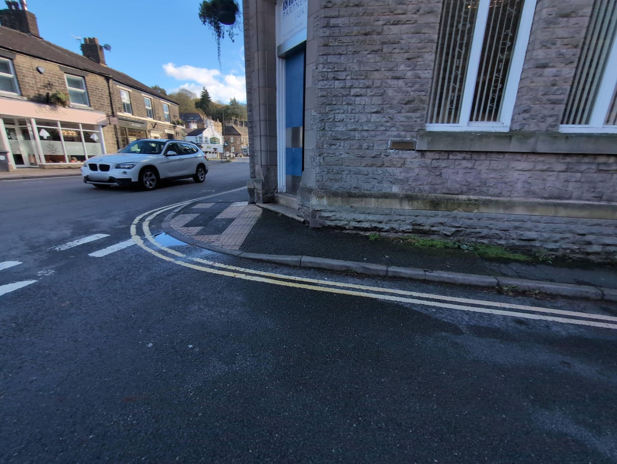 Street view near Roger Suite, Whaley Bridge — © emerald-deepen-coherent (CC BY-SA · Mapillary)