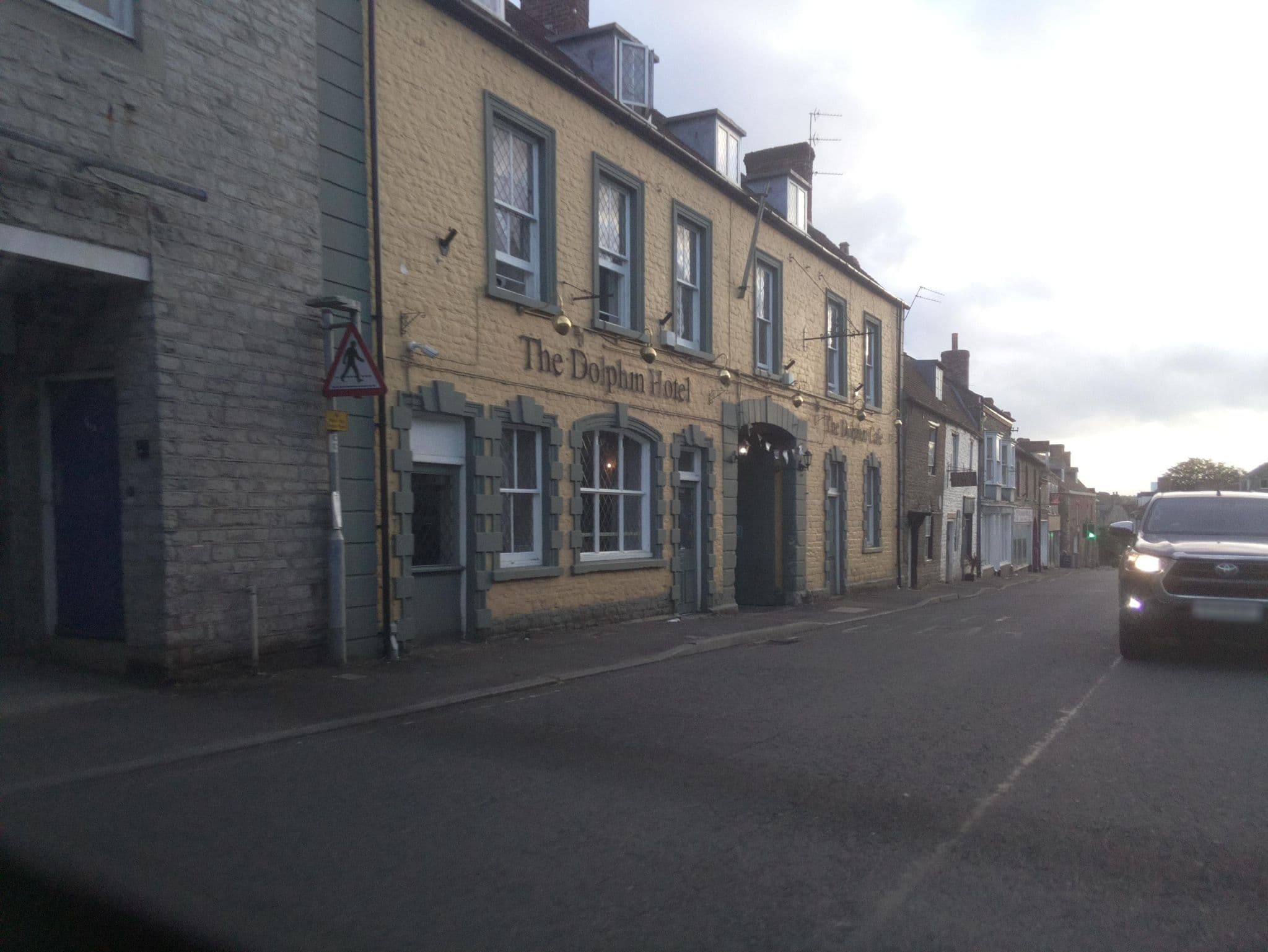 Street view near The Dolphin Hotel, Wincanton — © southglos (CC BY-SA · Mapillary)