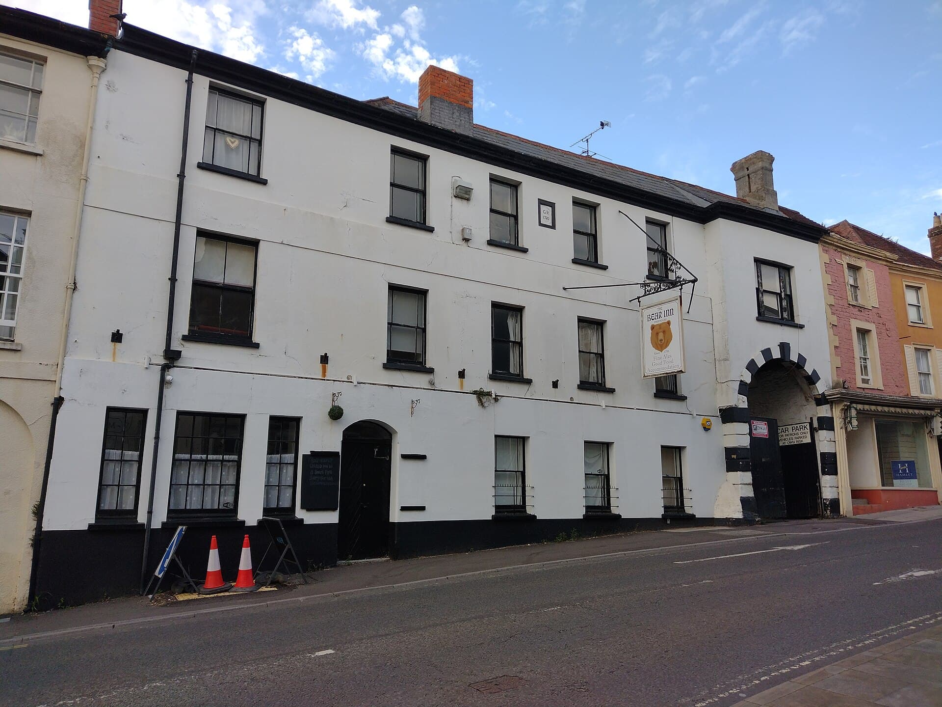 Bear Inn (via Wikimedia Commons, CC0)