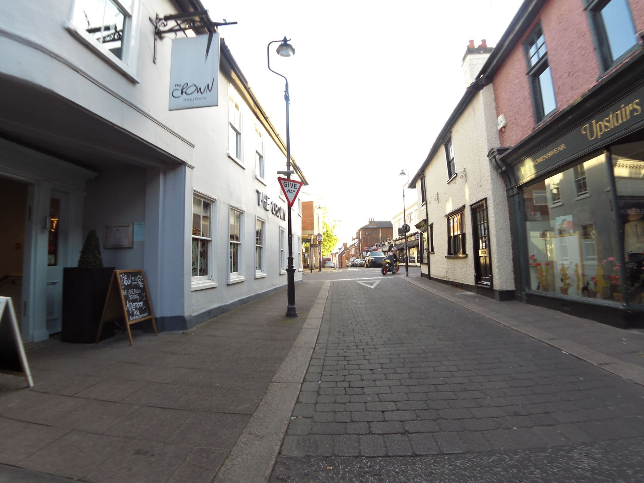 Street view near The Crown at Woodbridge, Woodbridge — © smsm1 (CC BY-SA · Mapillary)