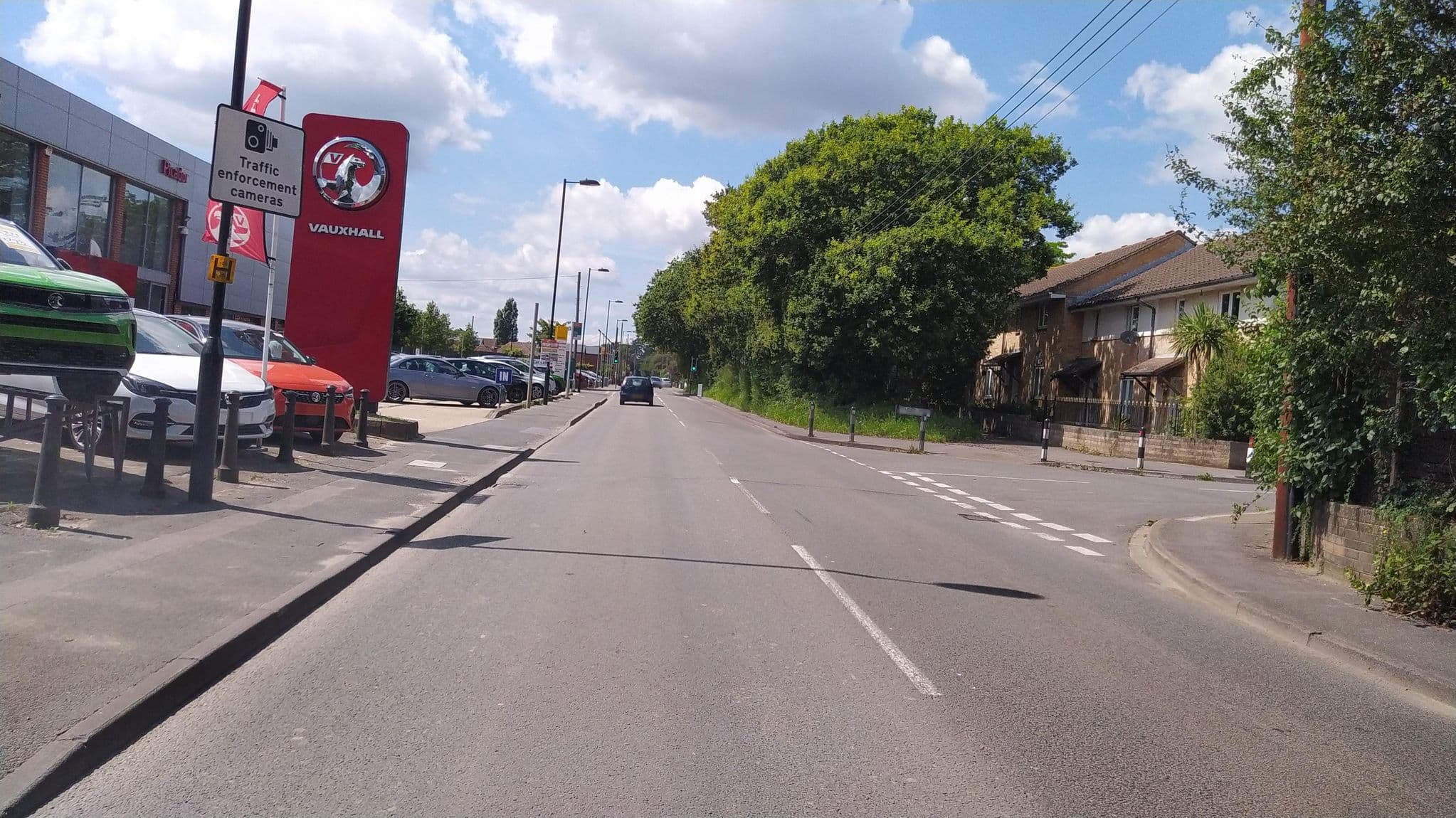 Street view near Double J8 M27, Bursledon — © noid (CC BY-SA · Mapillary)