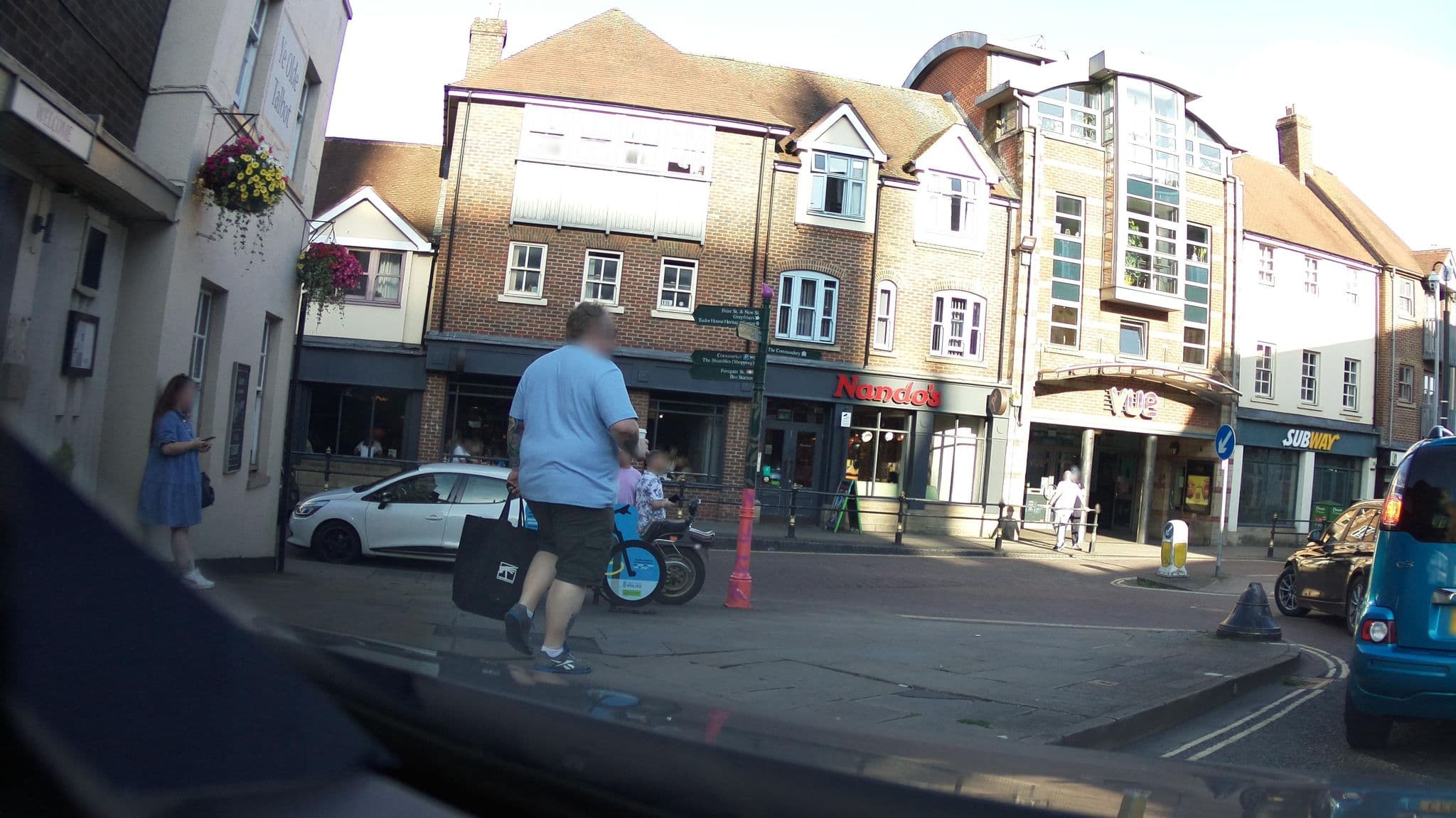 Street view near Ye Olde Talbot Hotel, Worcester — © southglos (CC BY-SA · Mapillary)