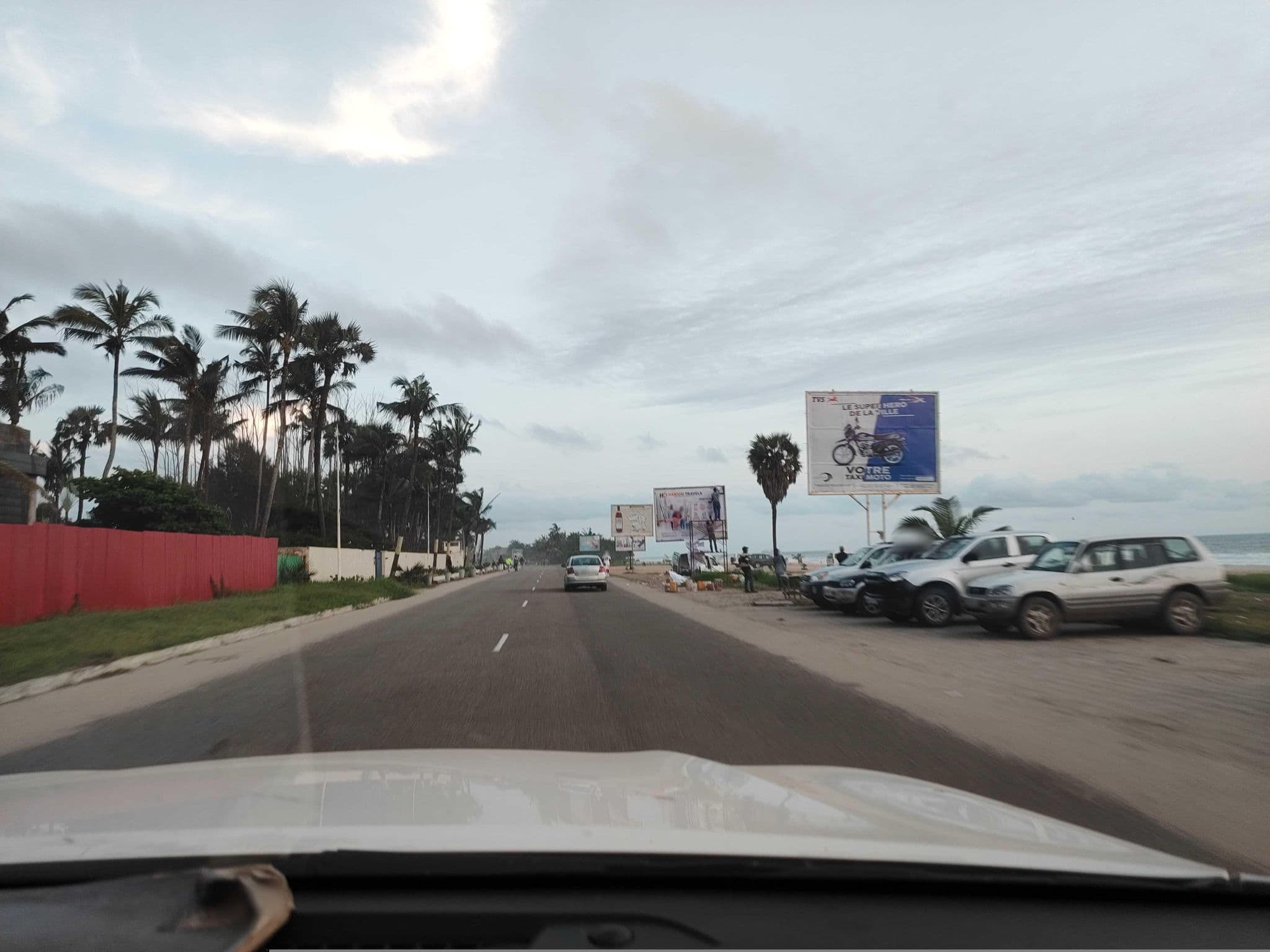 Street view near Palm Beach Hotel, Pointe-Noire — © orlanto (CC BY-SA · Mapillary)
