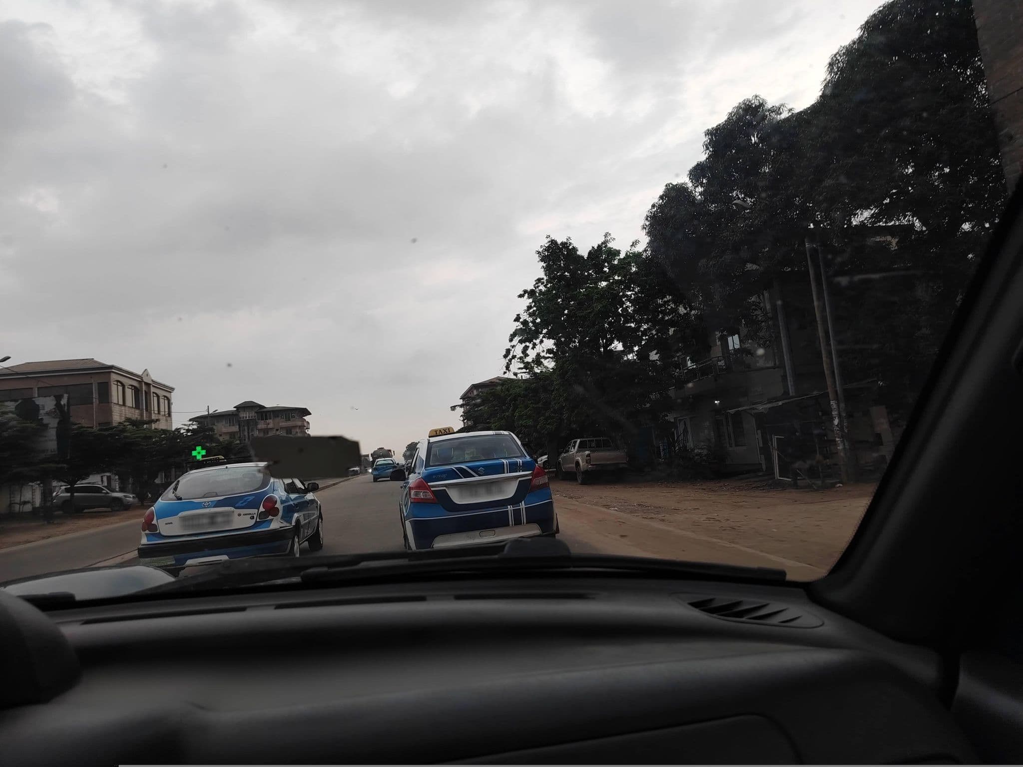 Street view near Hotel La Concorde, Pointe-Noire — © orlanto (CC BY-SA · Mapillary)