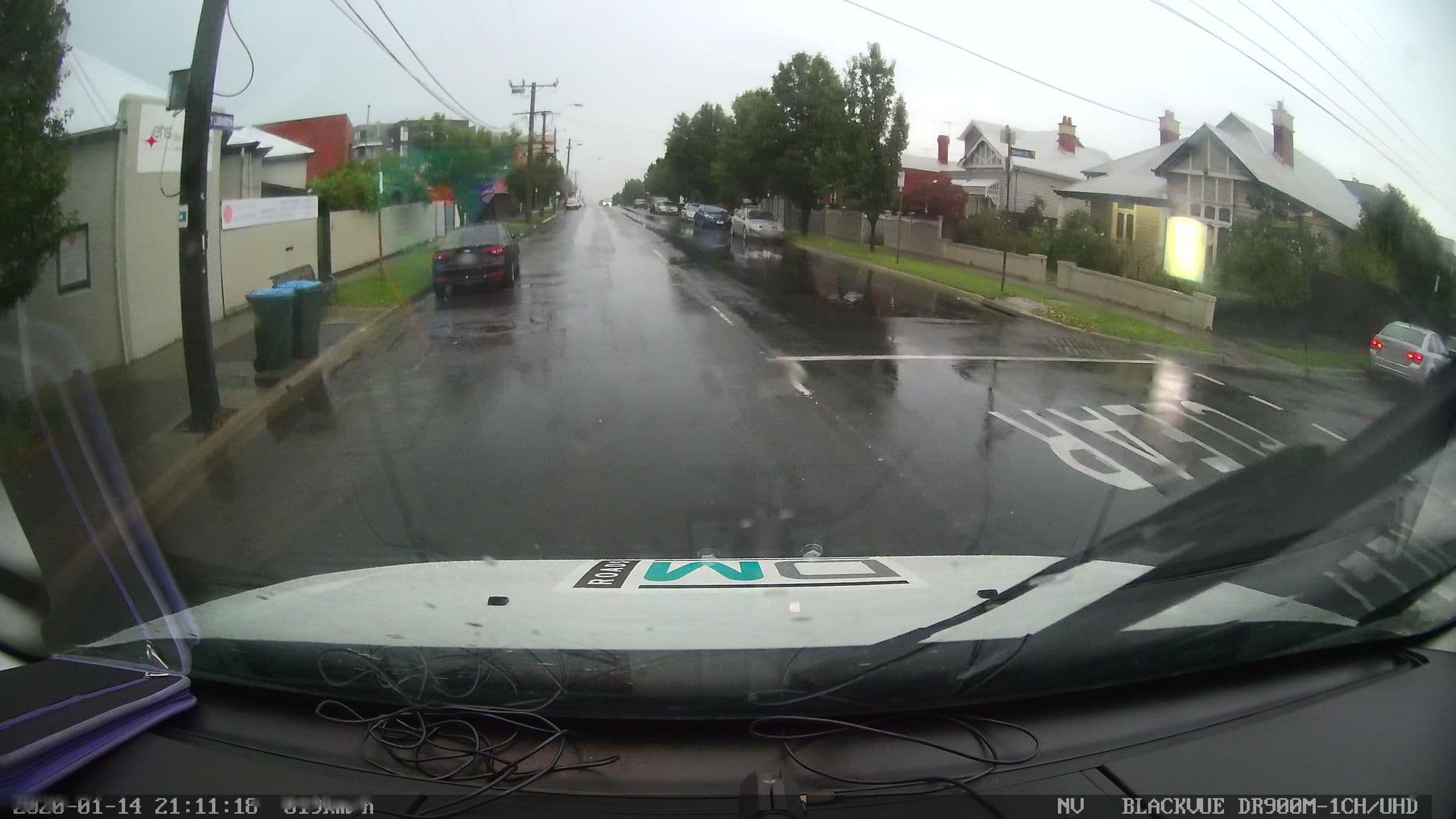 Street view near Lincolnshire Arms Hotel, Essendon North — © scottsarah (CC BY-SA · Mapillary)