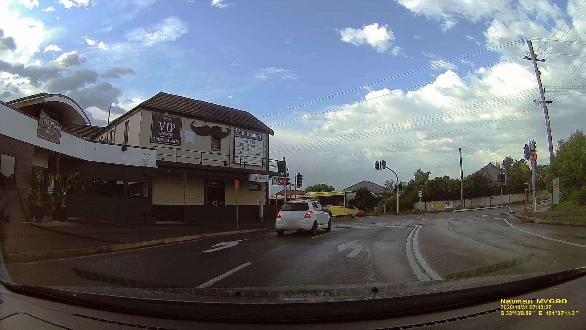 Street view near The Rutherford Hotel, Rutherford — © scottwalkerau (CC BY-SA · Mapillary)