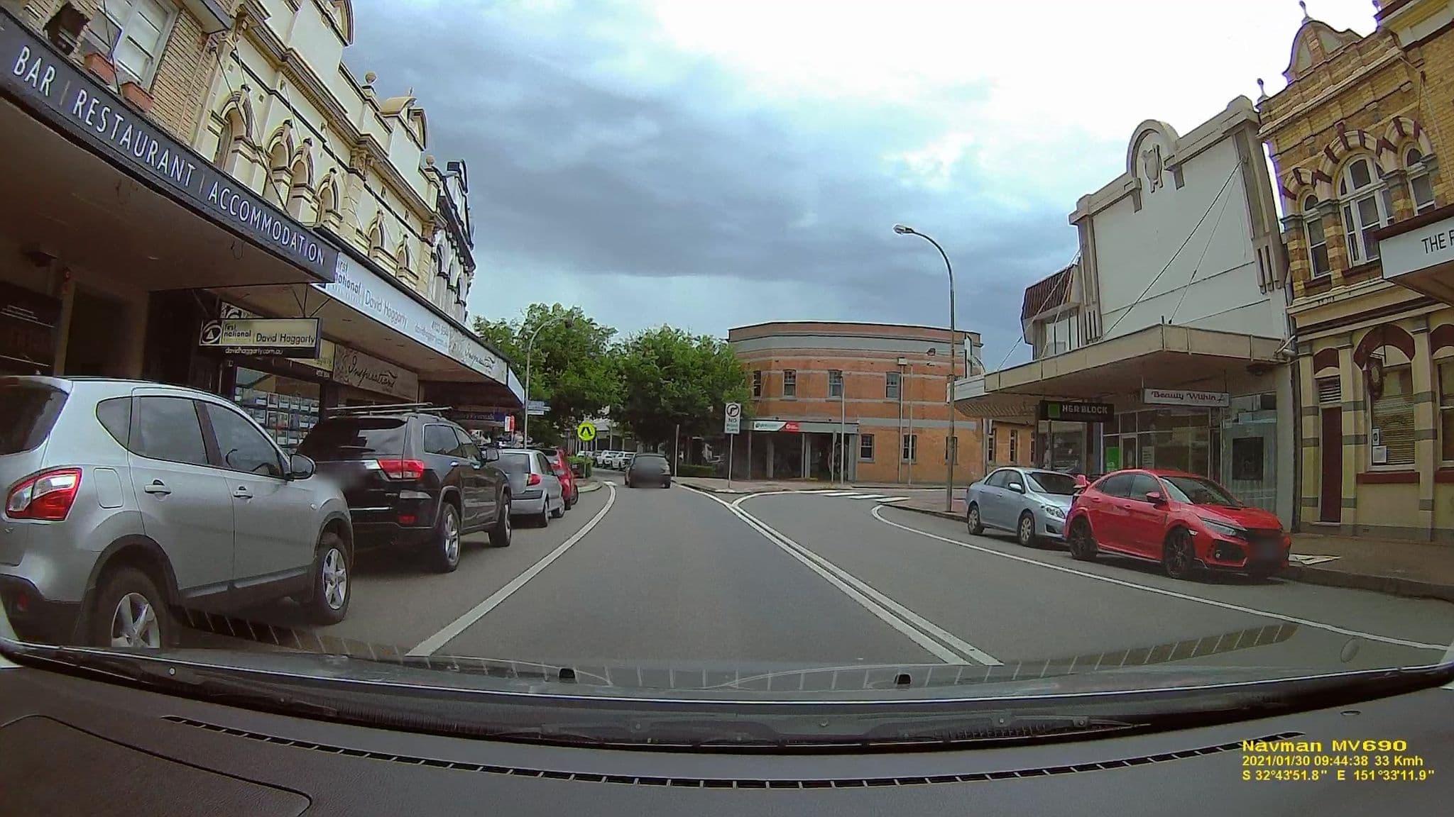 Street view near Imperial hotel Maitland, Maitland city centre — © scottwalkerau (CC BY-SA · Mapillary)