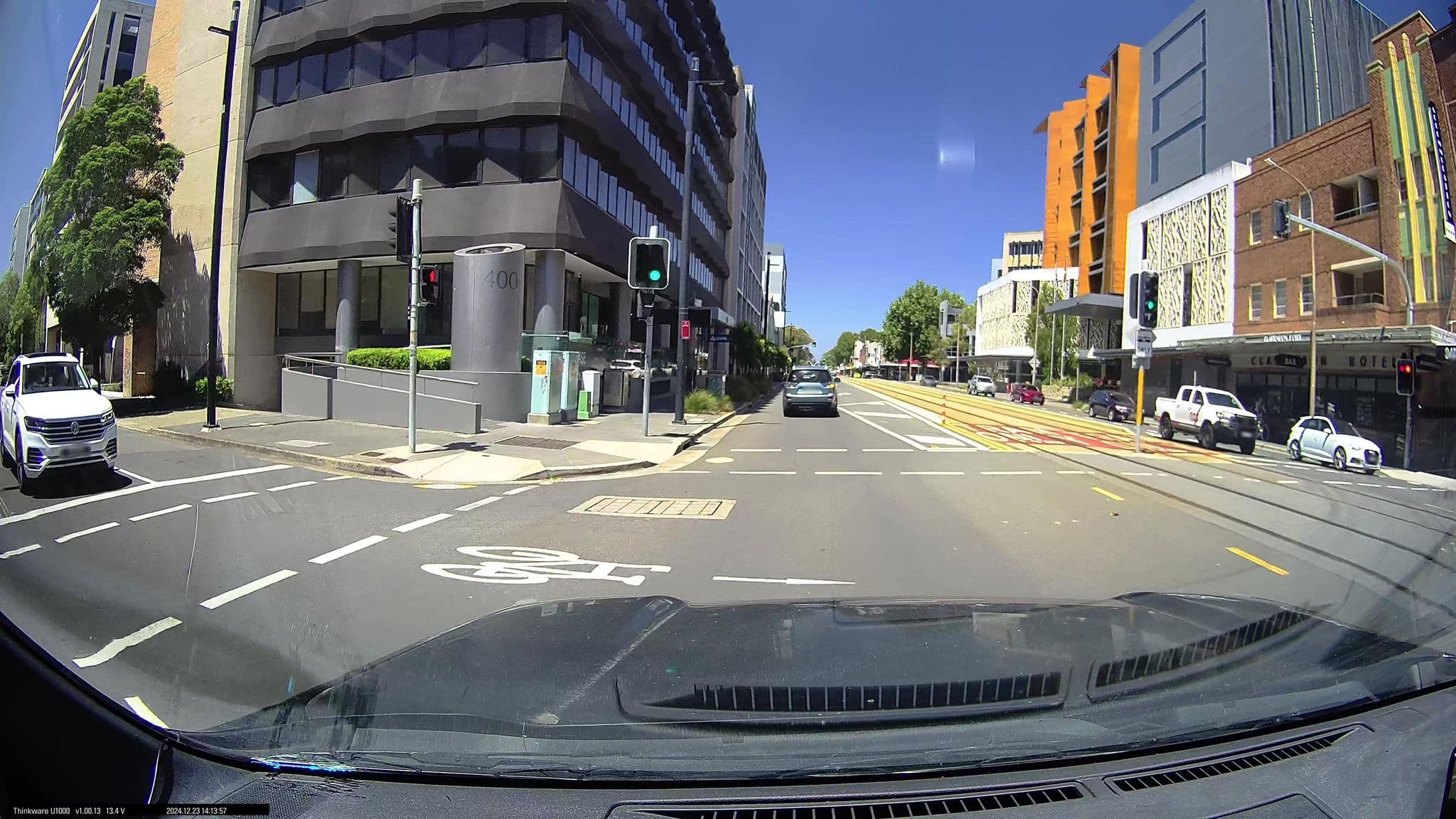 Street view near Clarendon Hotel, Cooks Hill — © maxim752 (CC BY-SA · Mapillary)