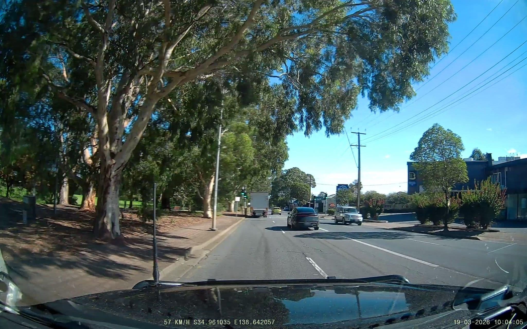 Street view near Jacksons Motor Inn, Glen Osmond — © fizzie (CC BY-SA · Mapillary)