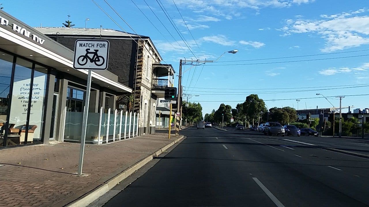 Street view near The Holdfast Hotel, Glenelg — © didz (CC BY-SA · Mapillary)