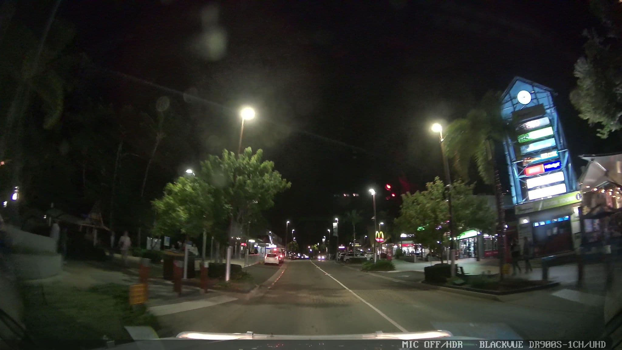 Street view near Magnums Accommodation reception, Airlie Beach — © jthnz (CC BY-SA · Mapillary)