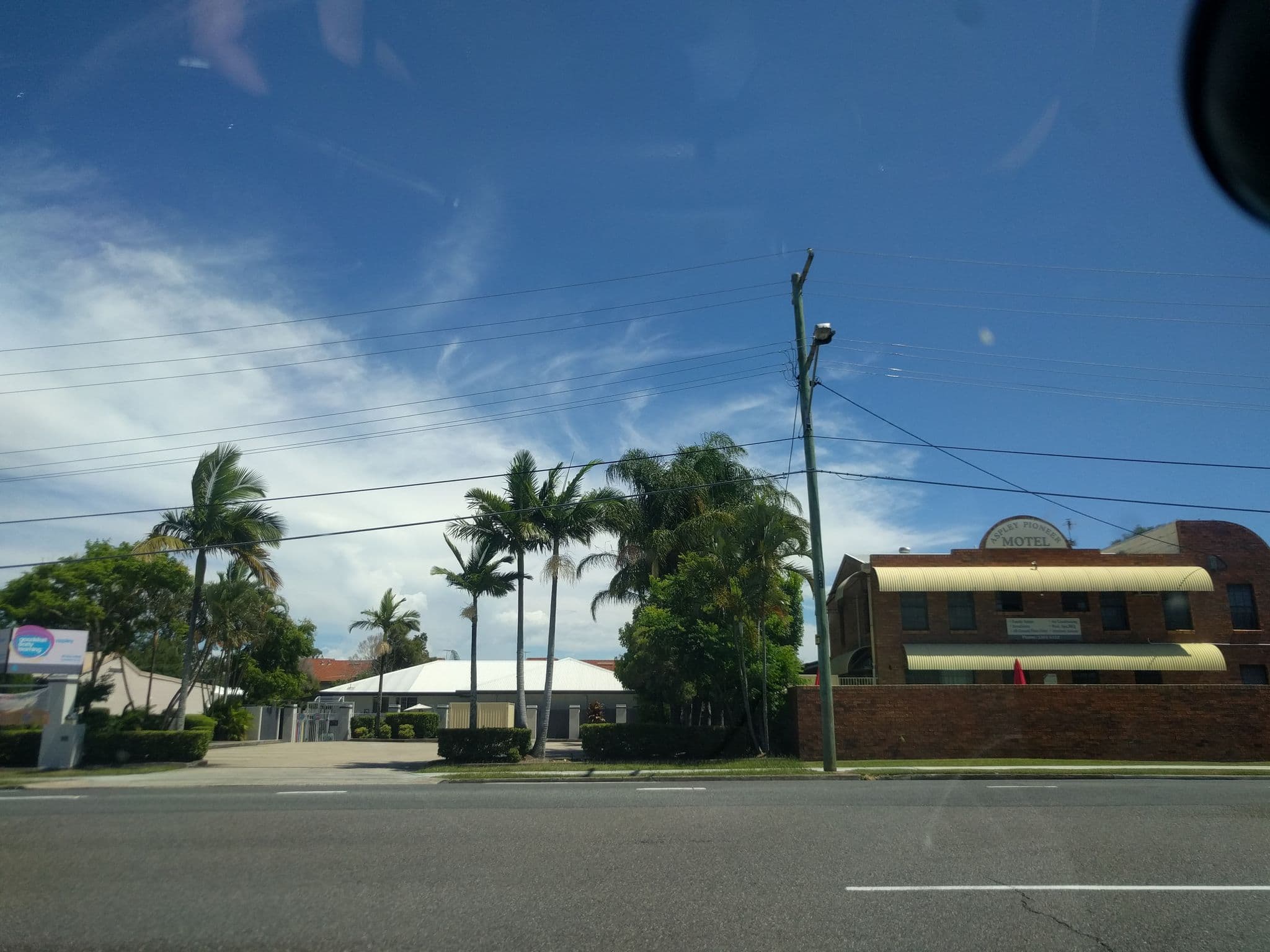 Street view near Aspley Pioneer Motel, Carseldine — © davidbdean (CC BY-SA · Mapillary)