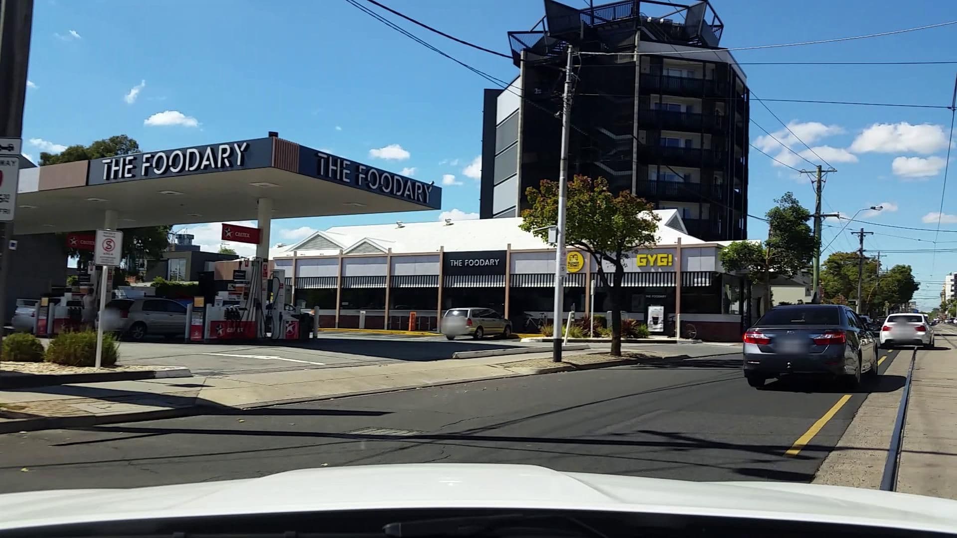 Street view near Fawkner Mansions Heritage Hotel, Prahran — © mattburt7 (CC BY-SA · Mapillary)