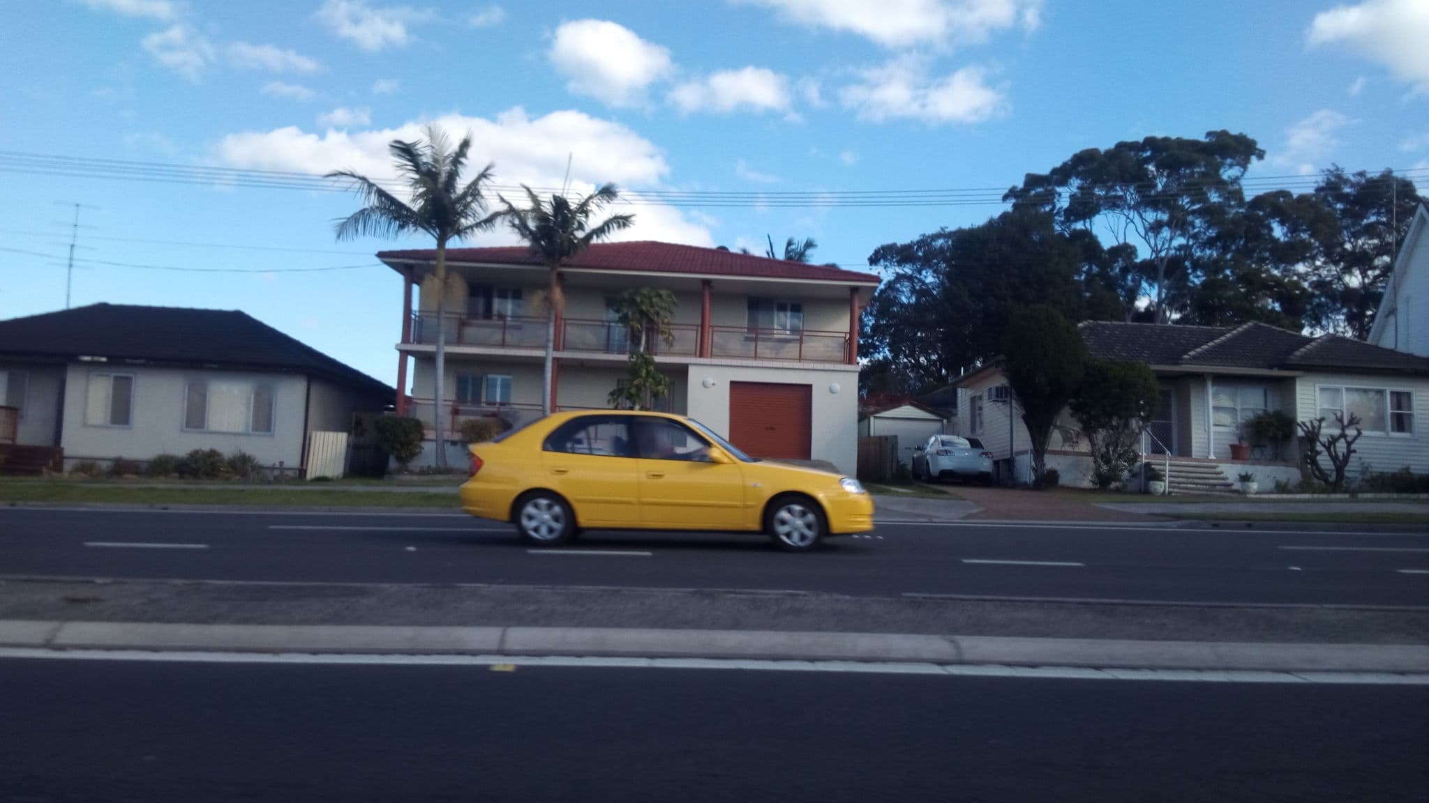 Street view near The Oaks Hotel, Princes Hwy, Albion Park Rail — © ozflor (CC BY-SA · Mapillary)