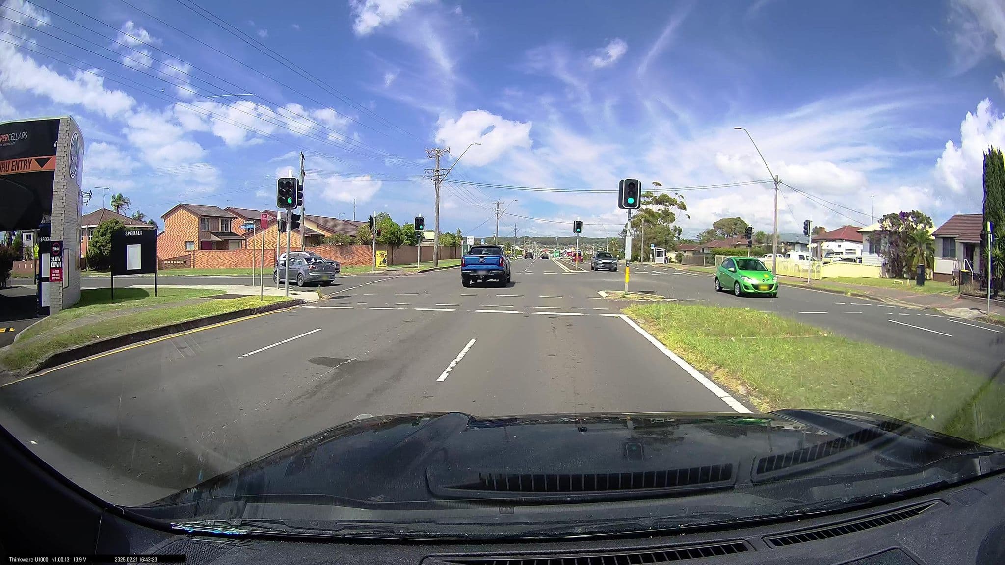 Street view near Warilla Hotel, Lake Illawarra — © maxim752 (CC BY-SA · Mapillary)