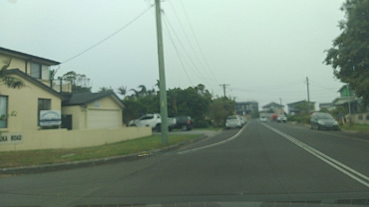 Street view near Lazy Dayz Shellharbour, Barrack Heights — © ozflor (CC BY-SA · Mapillary)
