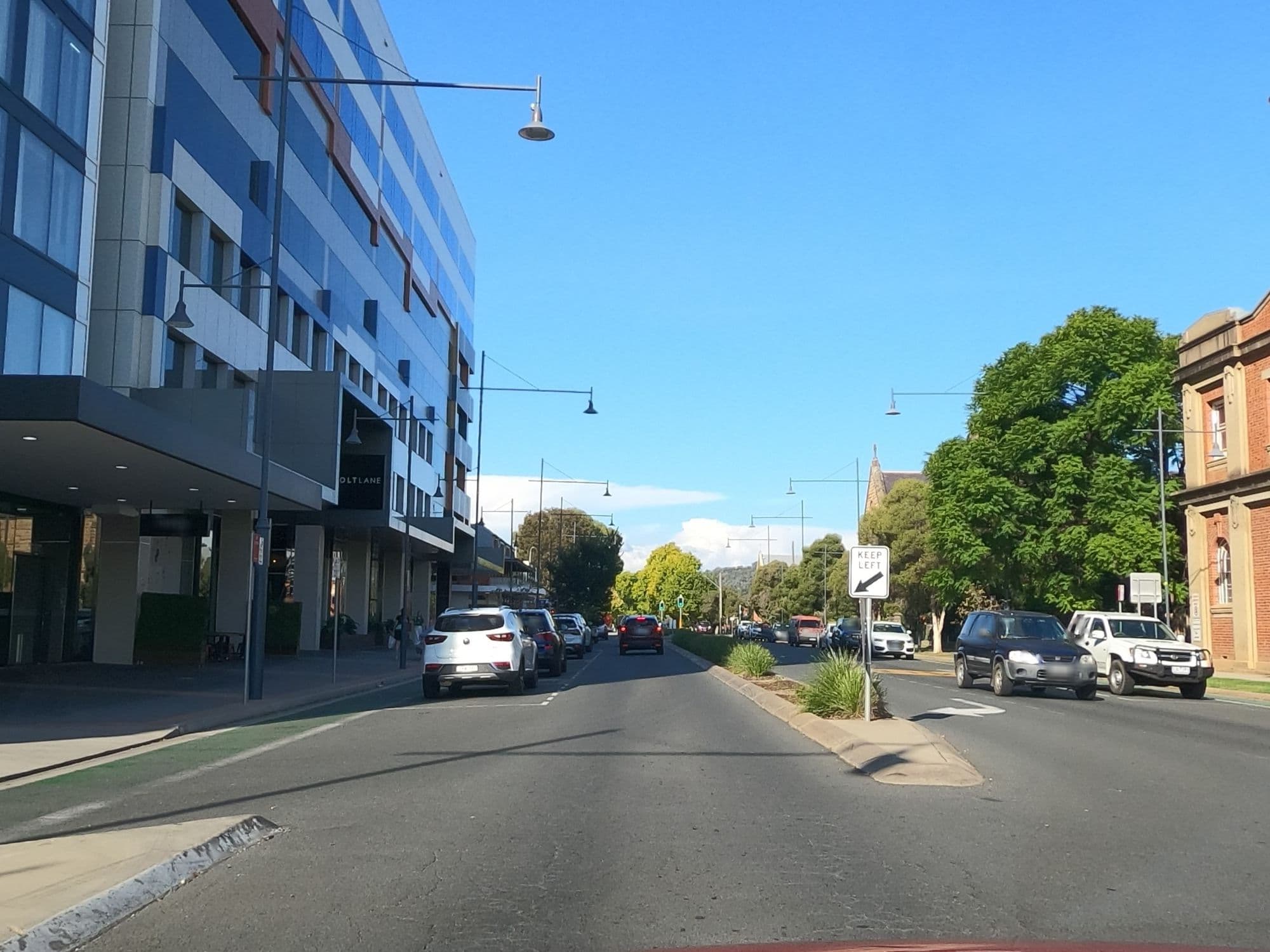Street view near Mantra Albury, South Albury — © r33za (CC BY-SA · Mapillary)