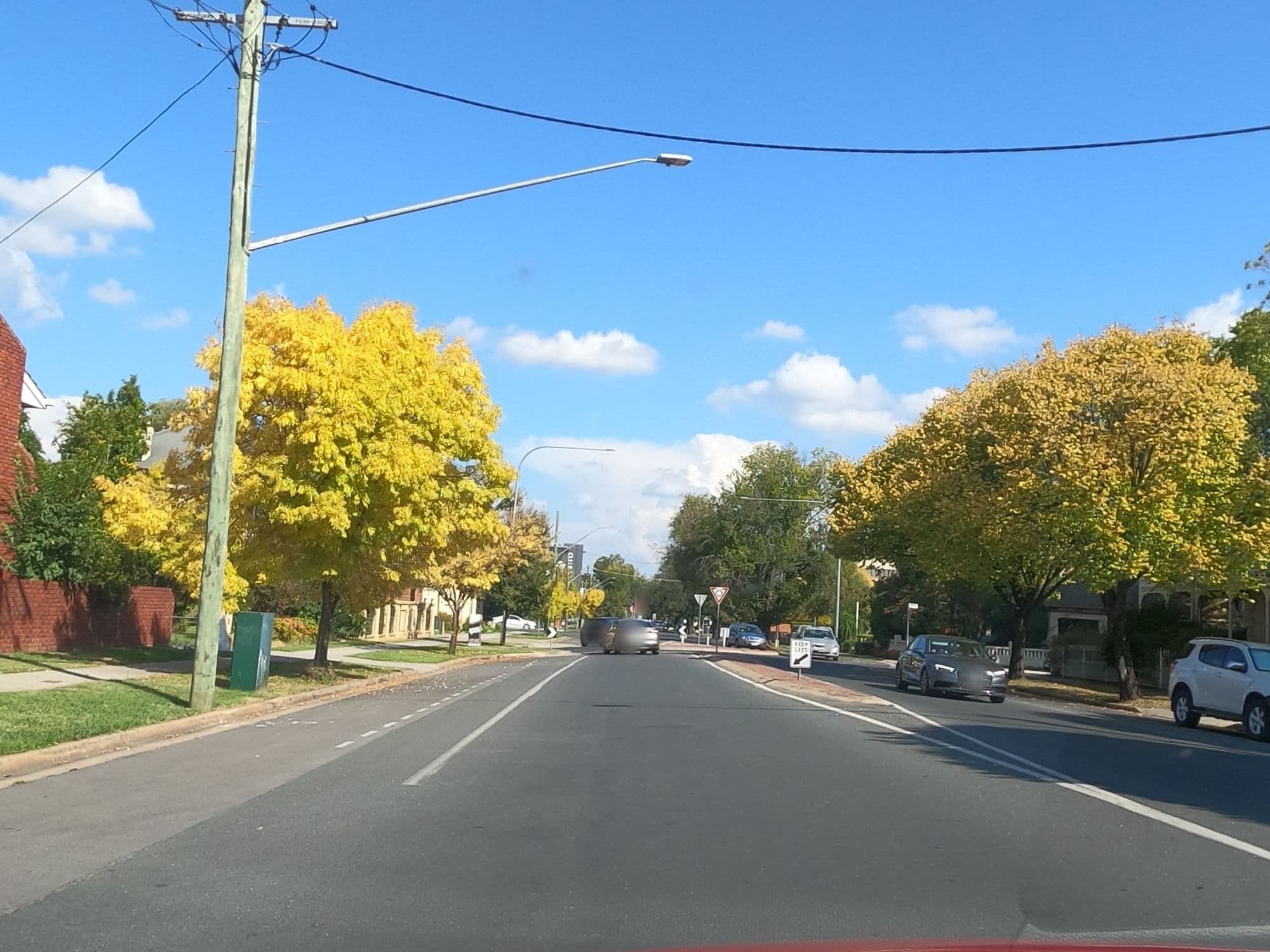 Street view near Meramie Motor Inn, Albury — © r33za (CC BY-SA · Mapillary)