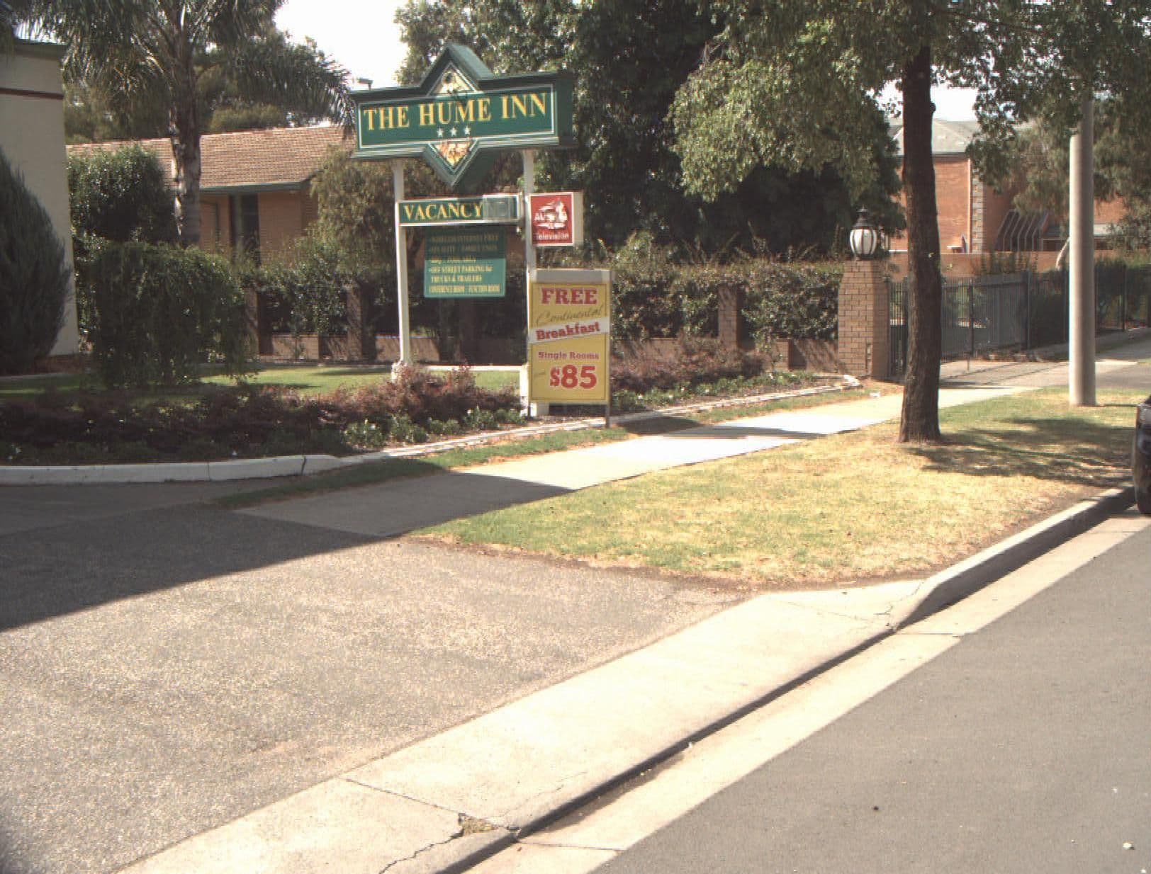 Street view near Hume Inn Motel Albury, South Albury — © vicroads (CC BY-SA · Mapillary)