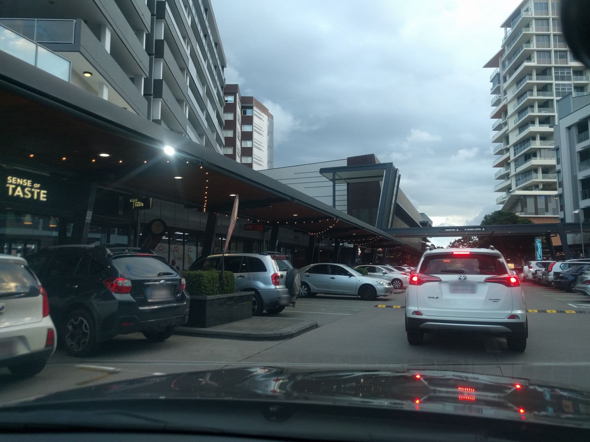 Street view near Alcyone Hotel Residences, Ascot — © davidbdean (CC BY-SA · Mapillary)
