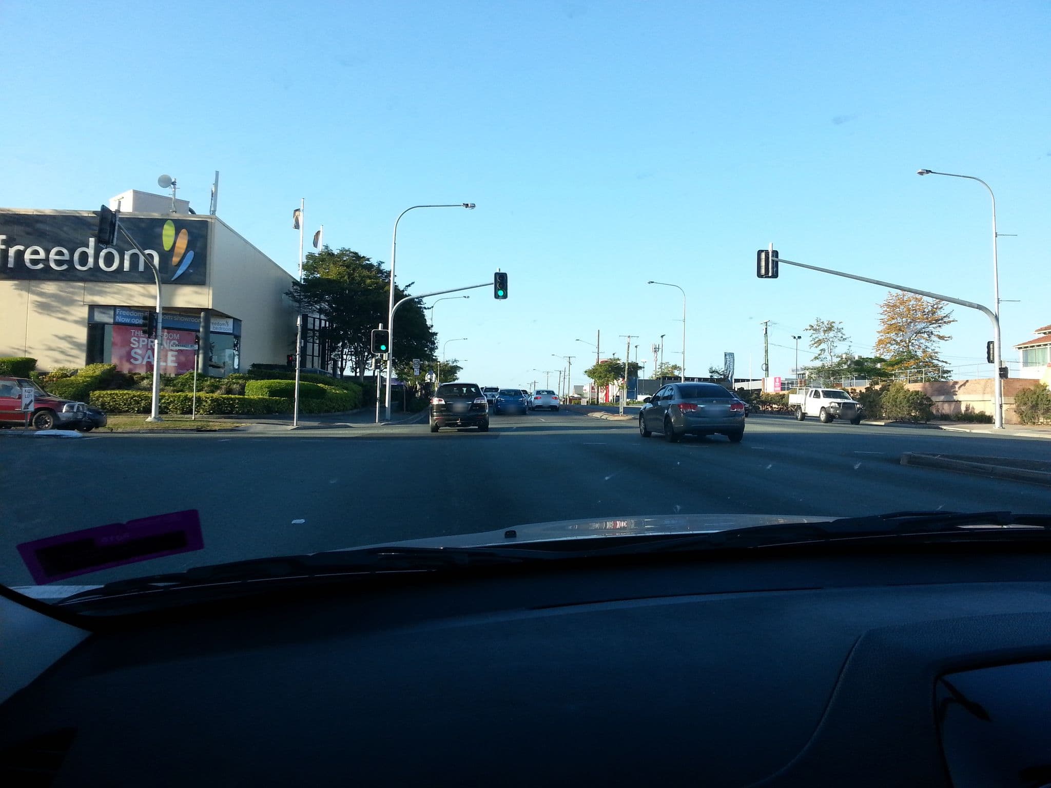 Street view near THE WINDSOR (Hotel Rooms & Apartments), Bowen Hills — © seb1204 (CC BY-SA · Mapillary)
