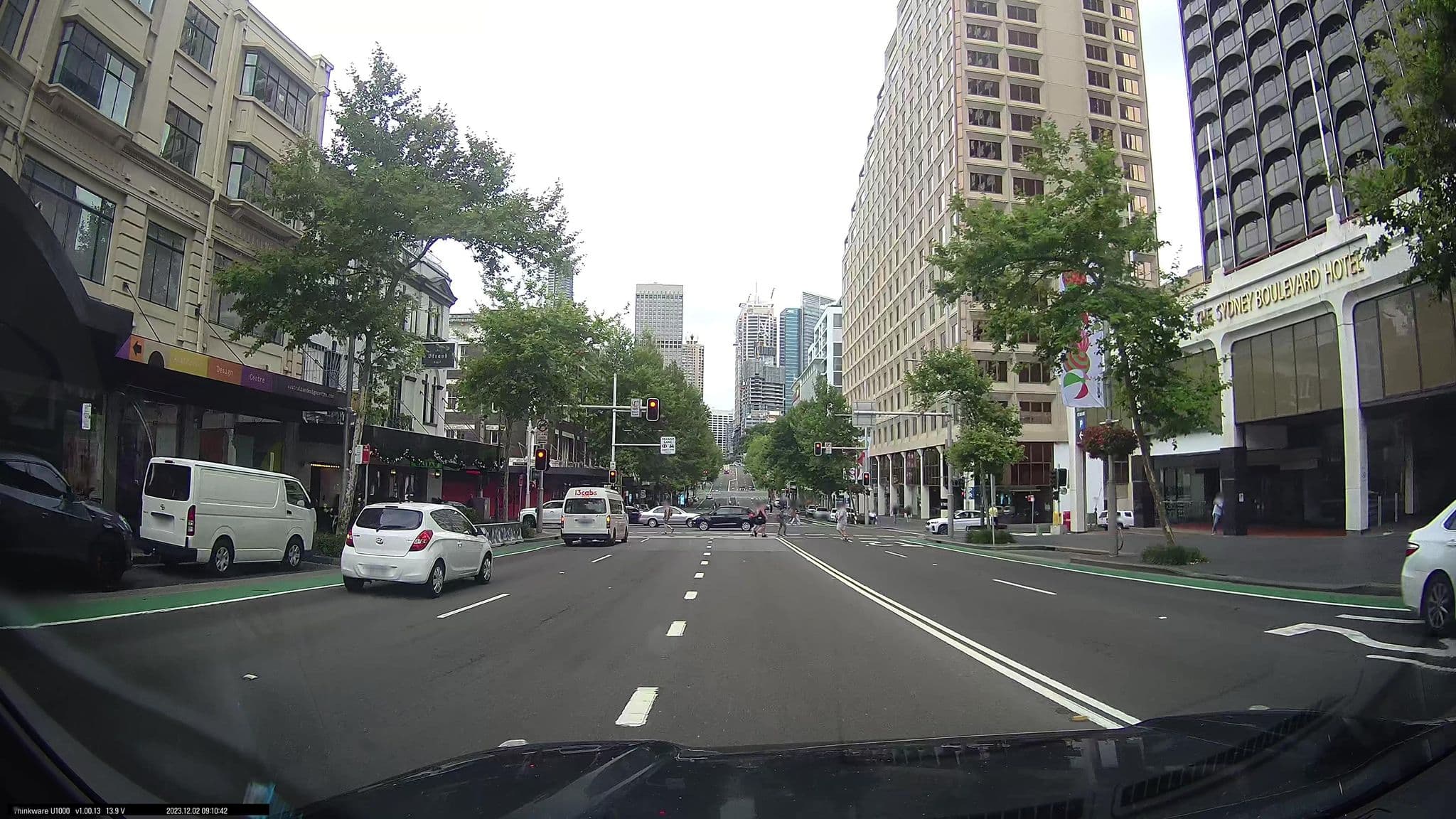 Street view near The Sydney Boulevard Hotel, Woolloomooloo — © maxim752 (CC BY-SA · Mapillary)