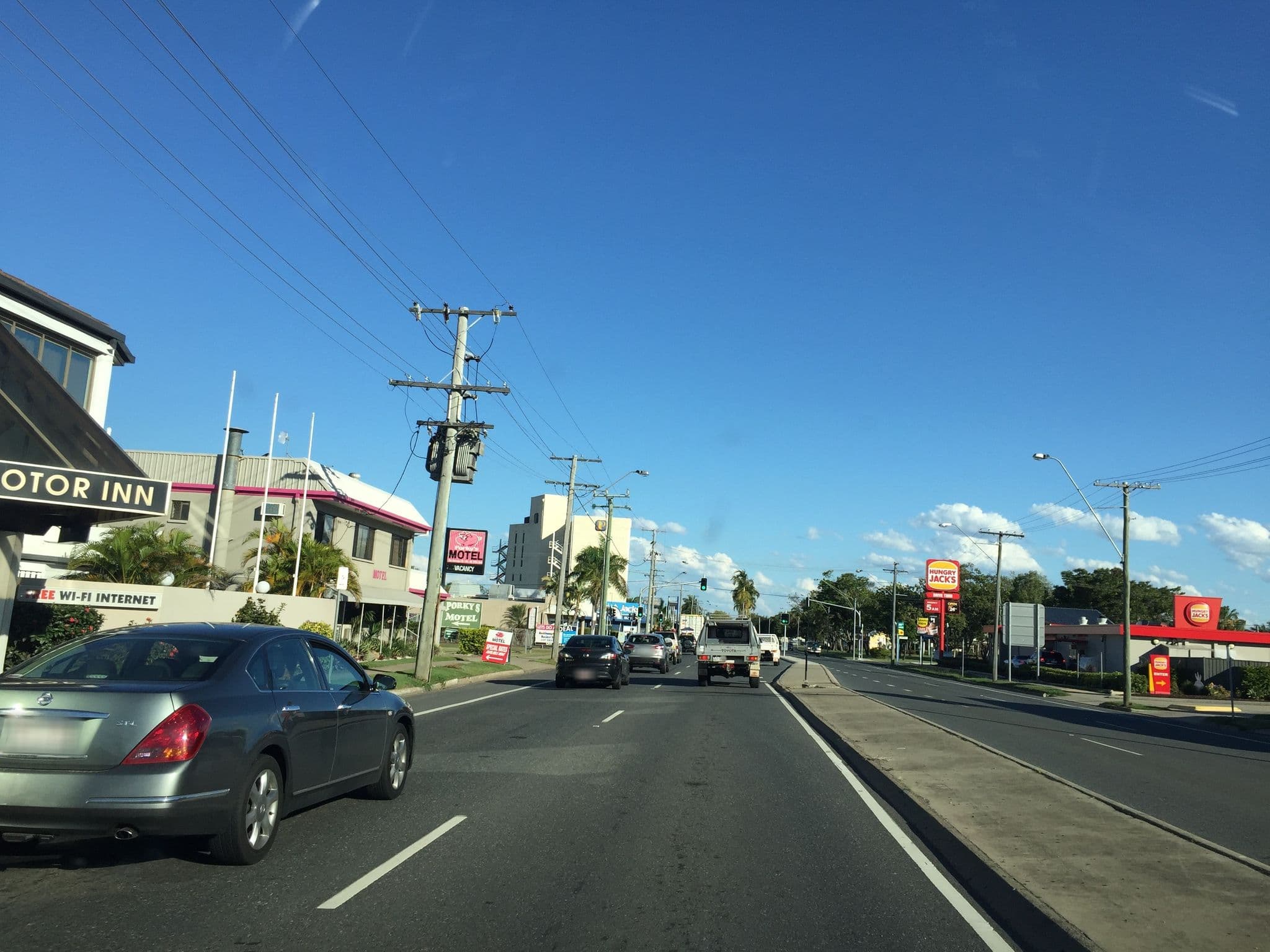 Street view near Centrepoint Motor Inn, Rockhampton — © vagrant42 (CC BY-SA · Mapillary)