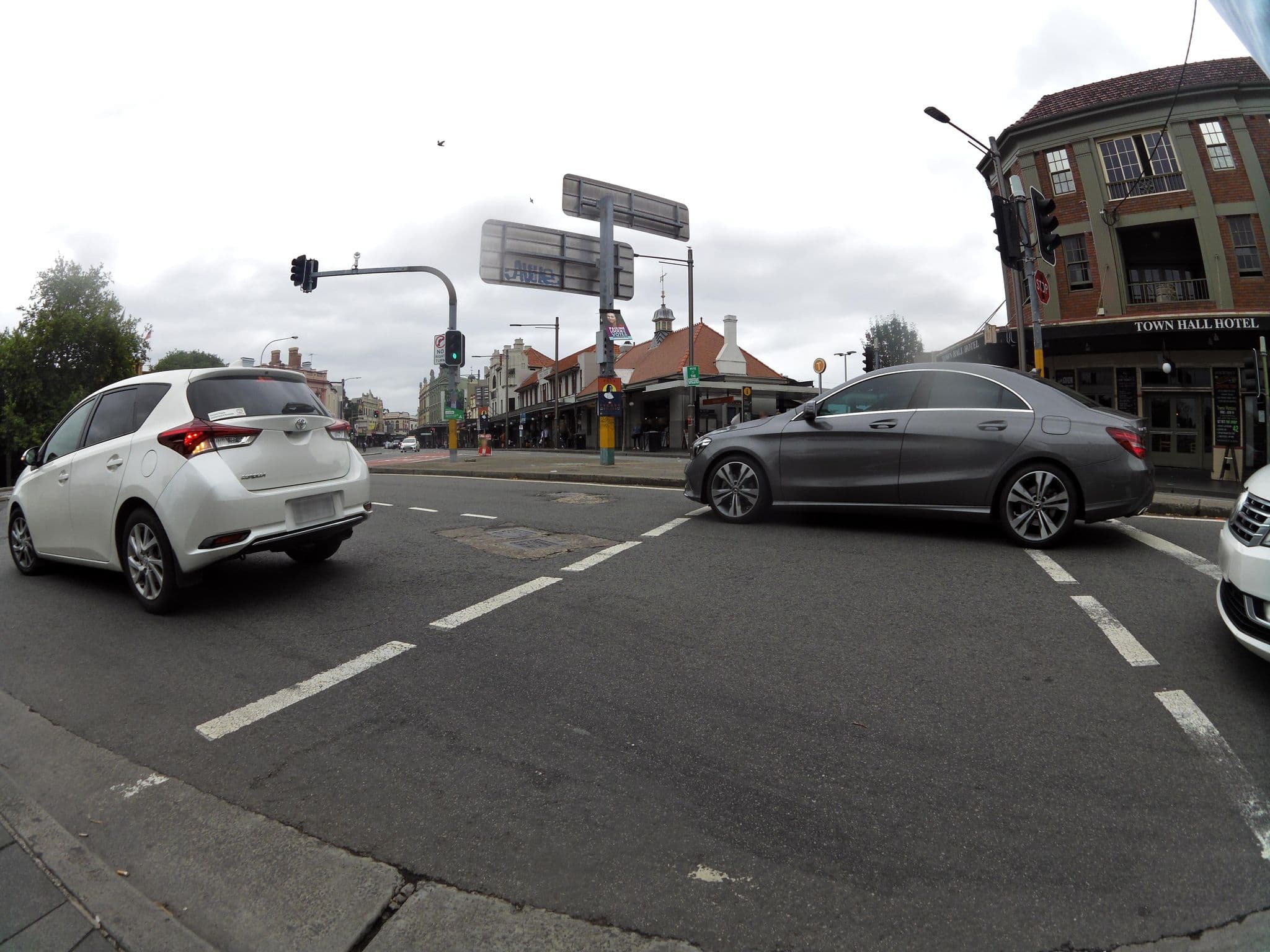 Street view near Town Hall Hotel Newtown, Newtown — © skillsy (CC BY-SA · Mapillary)