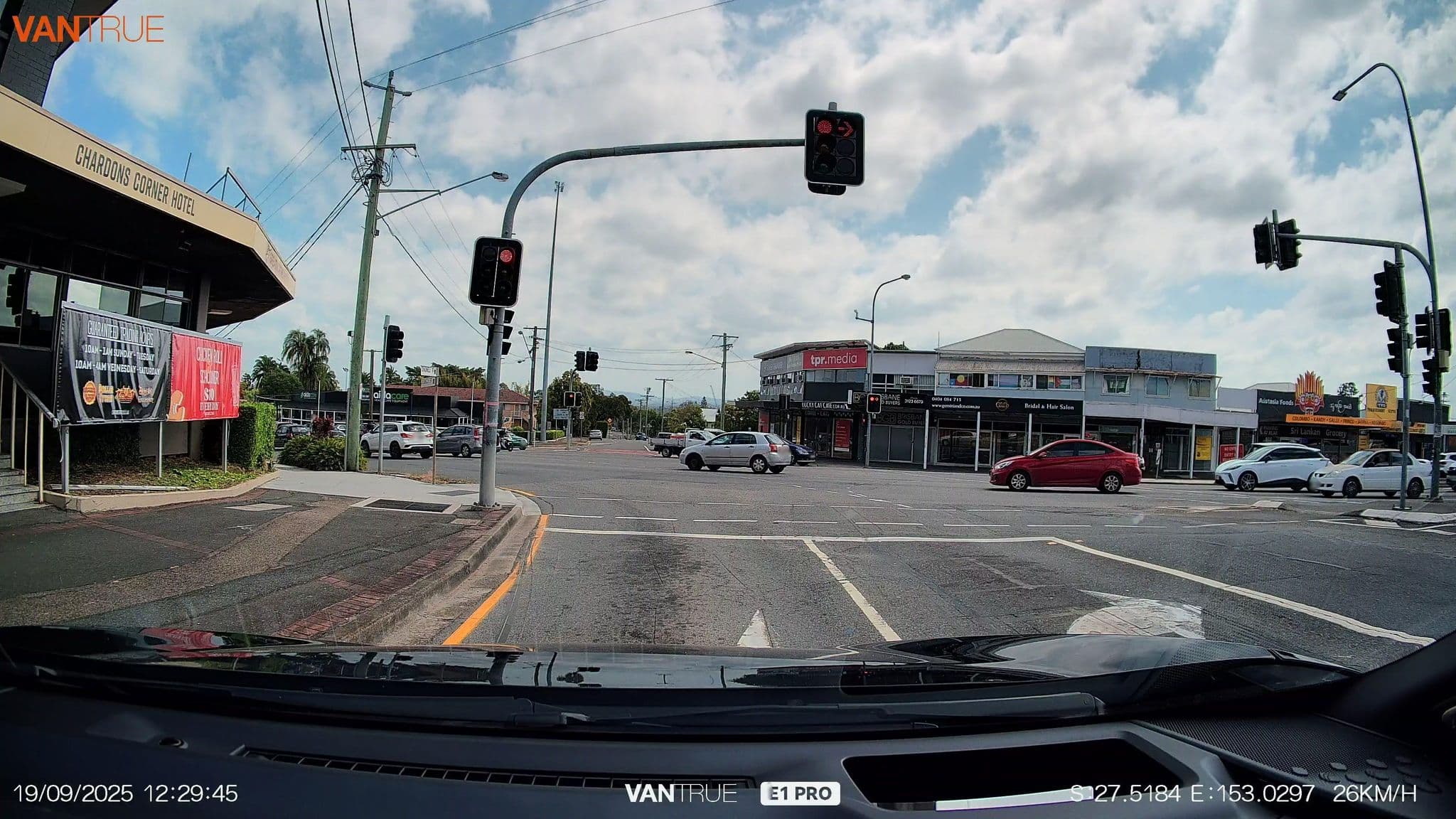 Street view near Chardons Corner Hotel, Annerley — © davidar (CC BY-SA · Mapillary)