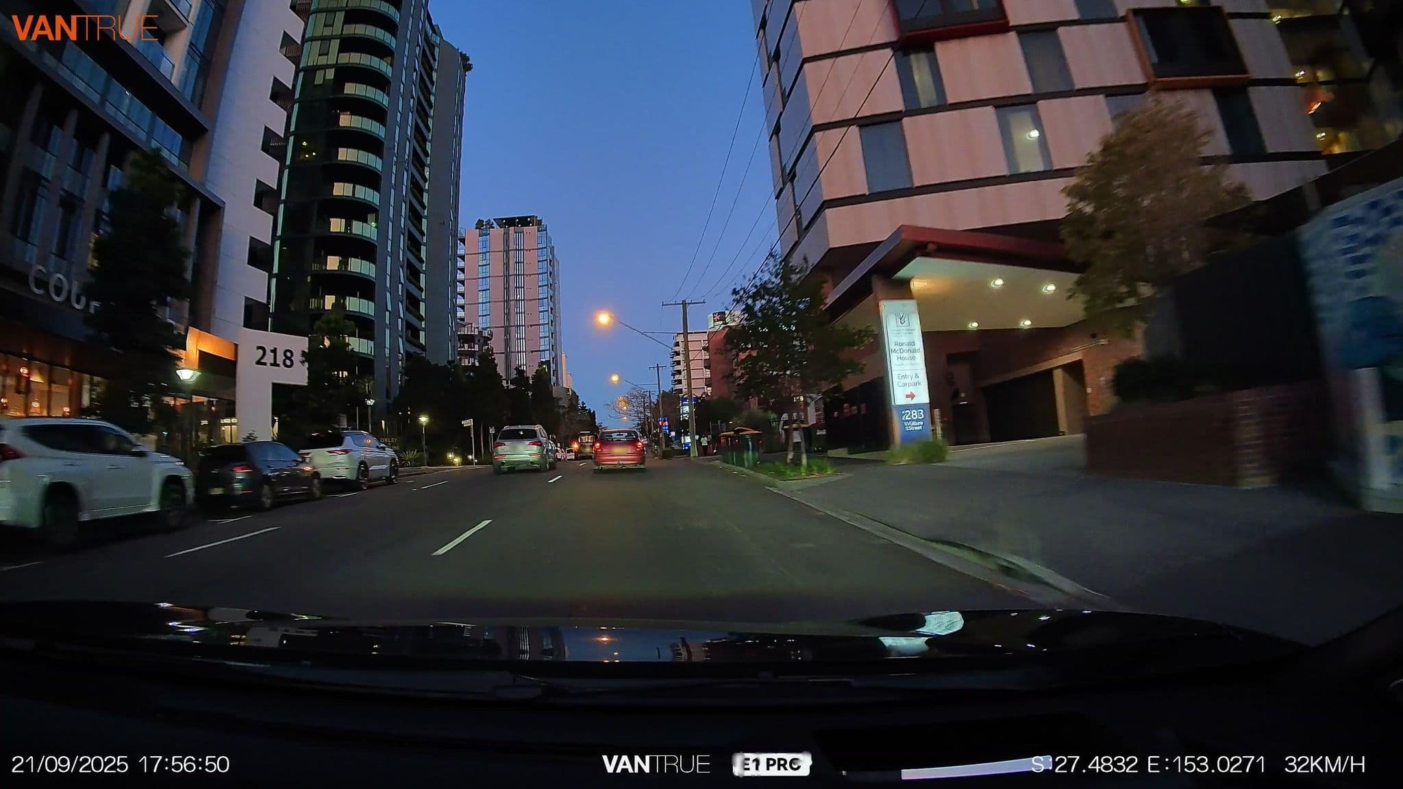 Street view near Courtyard by Marriott Brisbane South Bank, South Brisbane — © davidar (CC BY-SA · Mapillary)