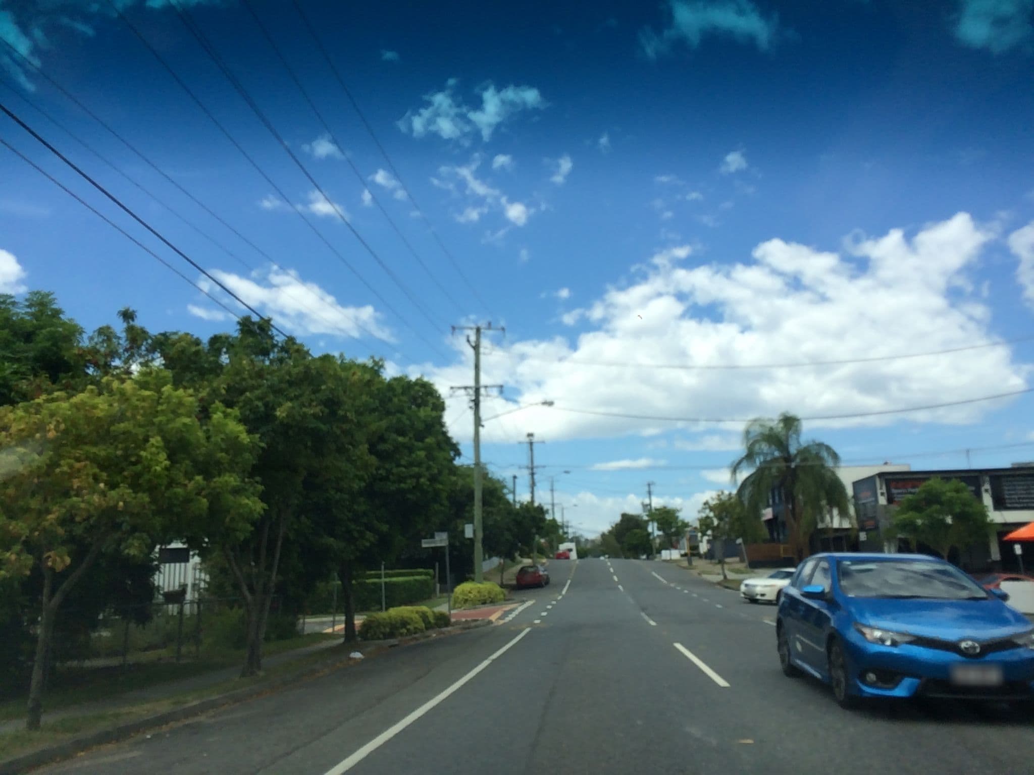 Street view near The Montague Hotel and Zephyr Bar, West End — © hoylen (CC BY-SA · Mapillary)