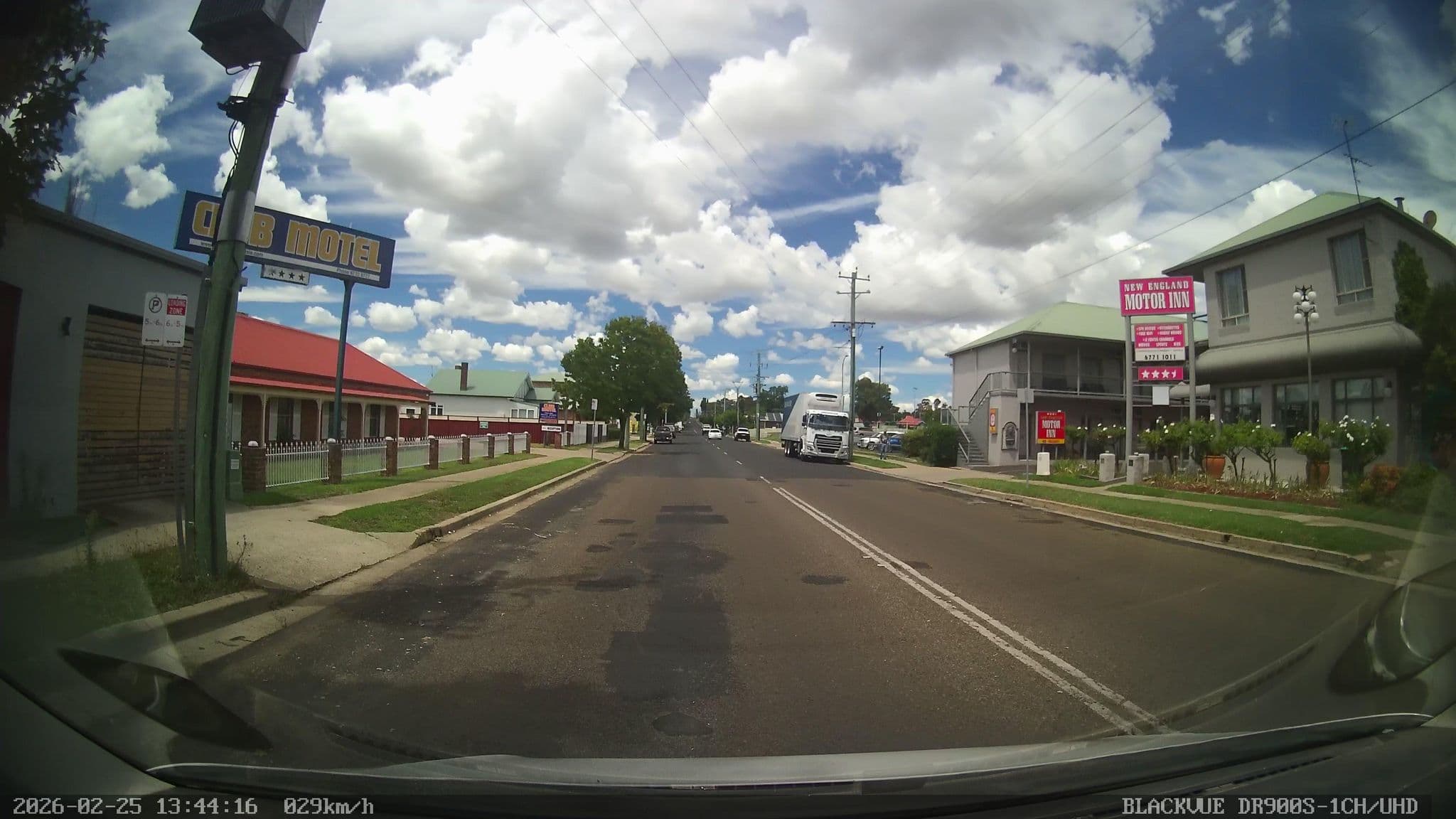 Street view near Club Motel Armidale, Armidale — © bob3bob3 (CC BY-SA · Mapillary)