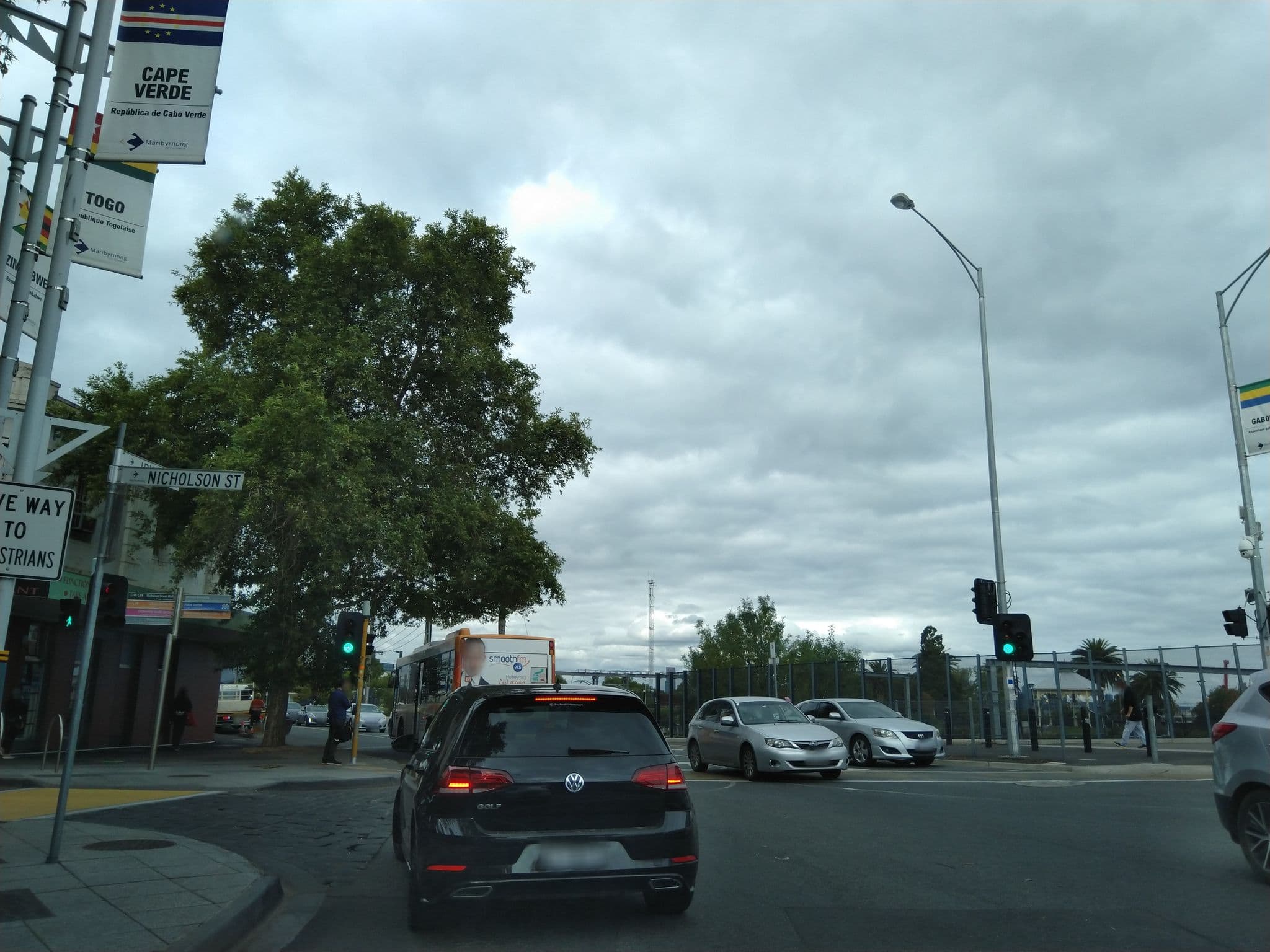 Street view near Courthouse Hotel, Footscray — © r33za (CC BY-SA · Mapillary)