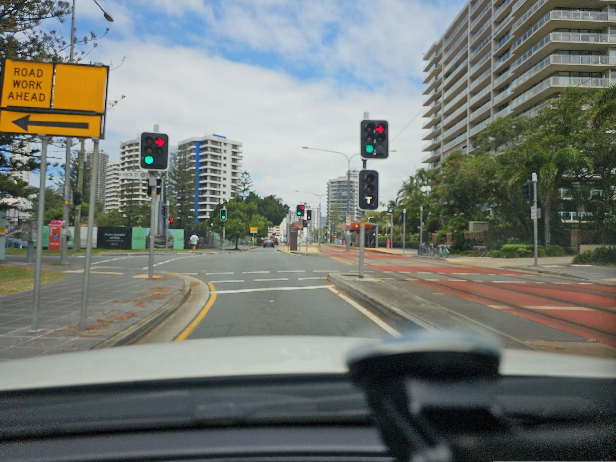 Street view near Palazzo Colonnades, Surfers Paradise — © Mooksey (CC BY-SA · Mapillary)