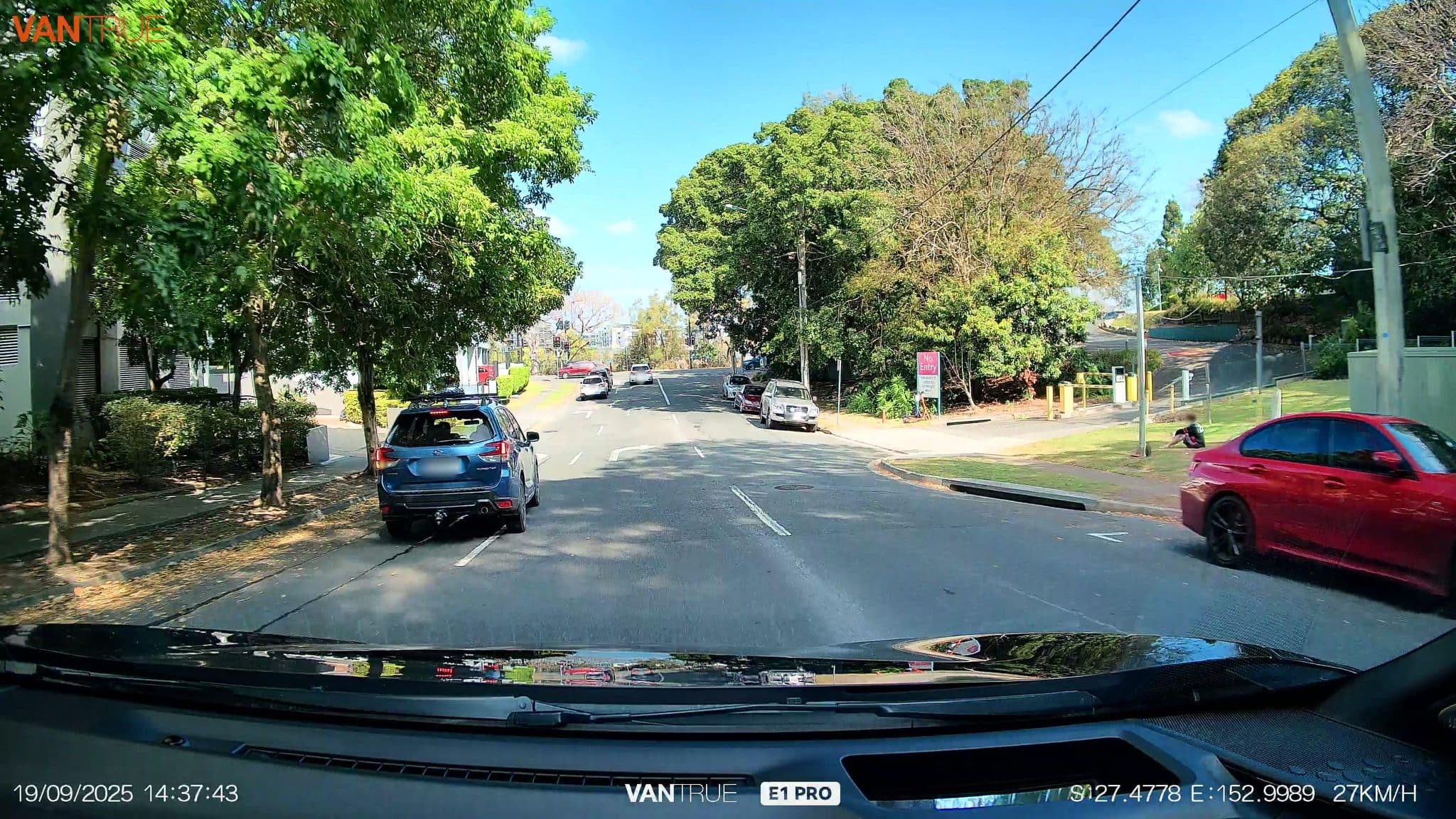 Street view near The Oasis Apartments, Auchenflower — © davidar (CC BY-SA · Mapillary)