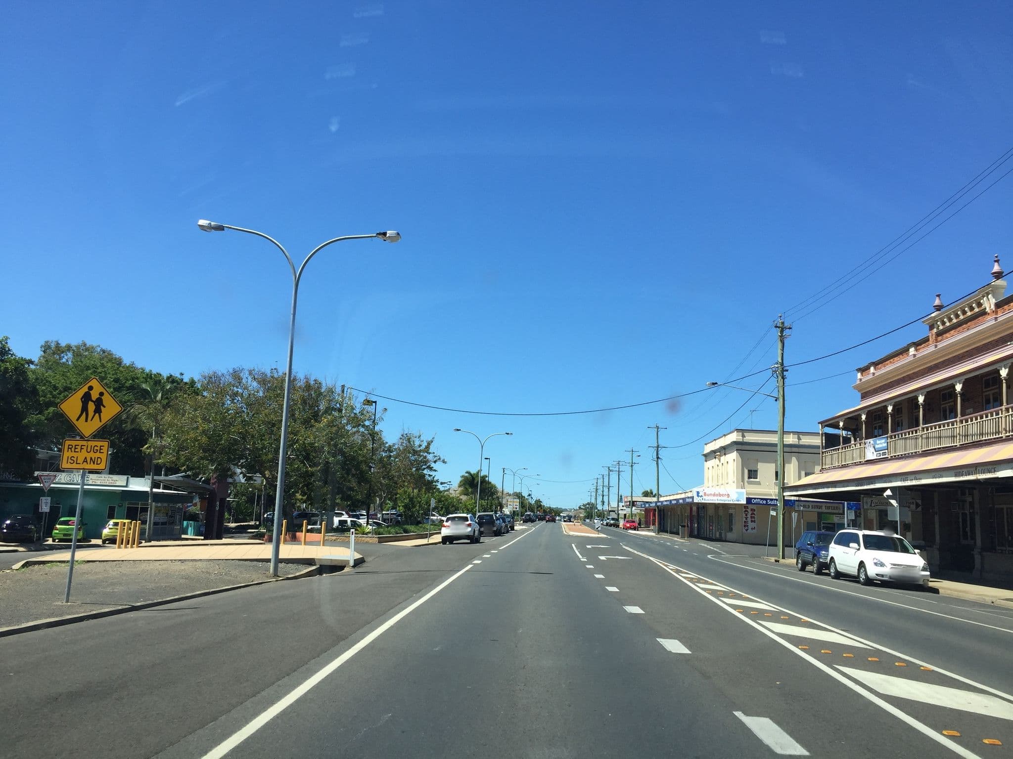 Street view near Hotel Bundaberg, Bundaberg — © vagrant42 (CC BY-SA · Mapillary)