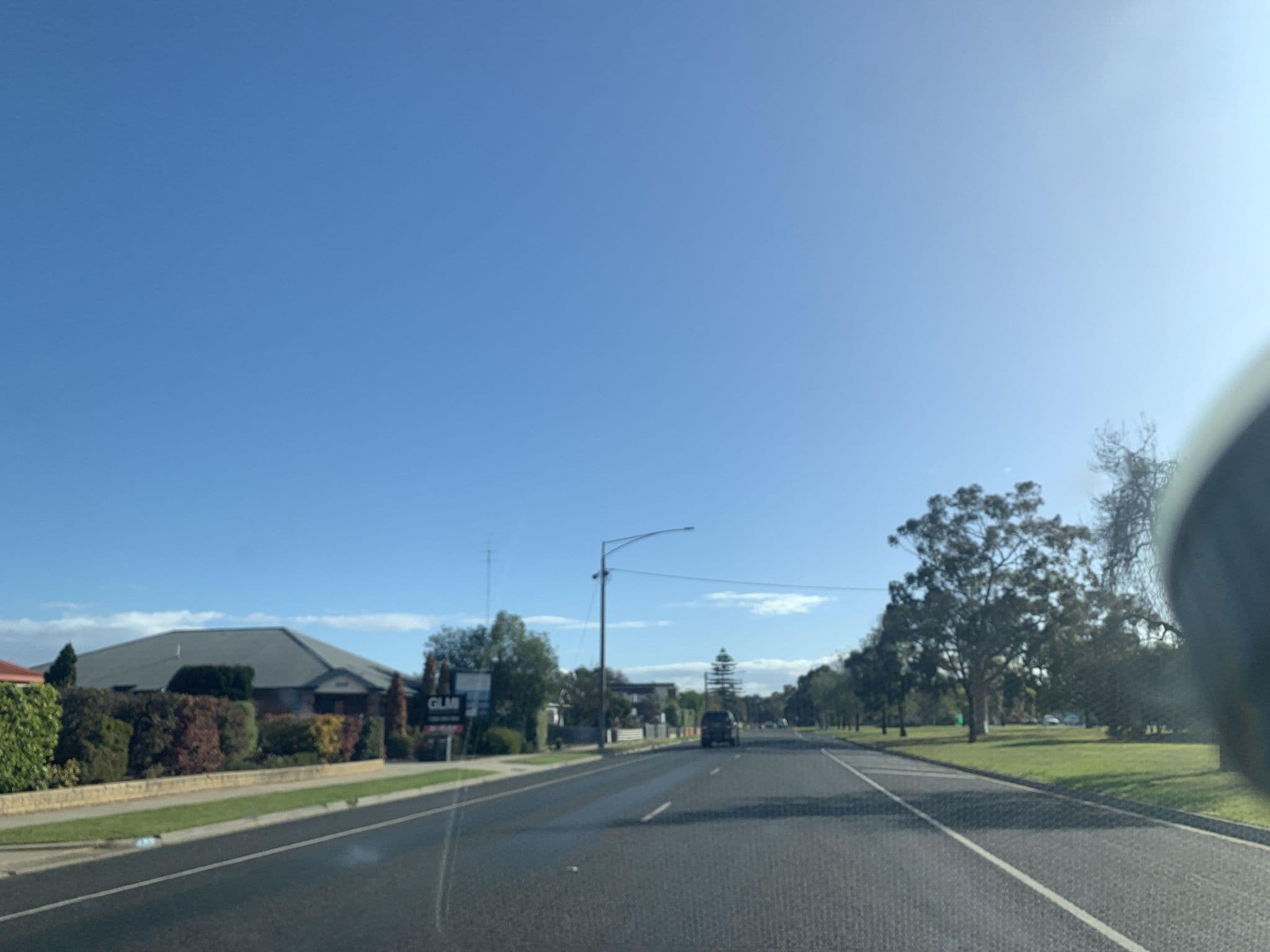 Street view near Colonial Motor Inn Bairnsdale (Golden Chain Motel), Bairnsdale — © TonyStark (CC BY-SA · Mapillary)