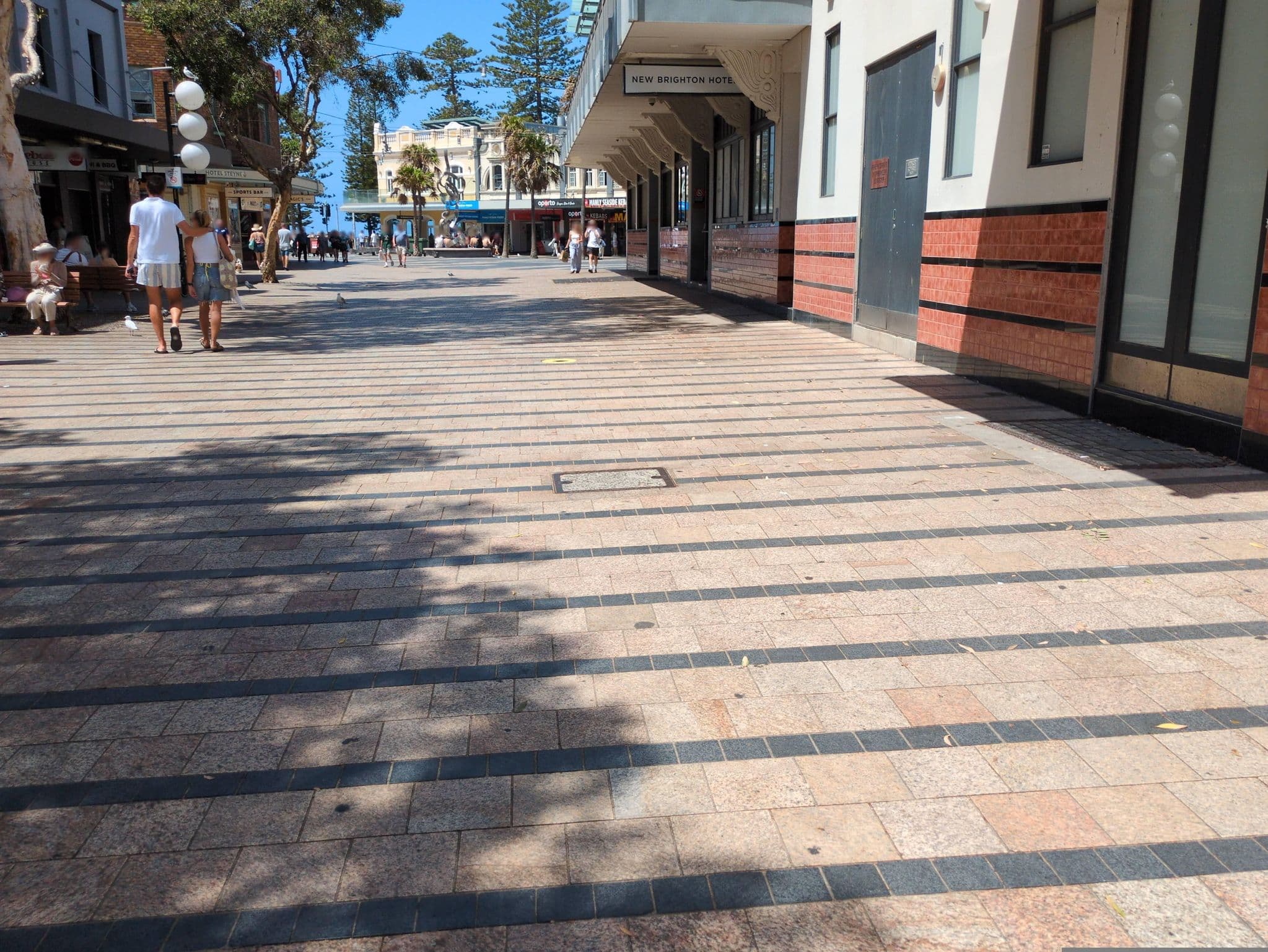 Street view near Boardrider Backpacker & Budget Motel, Manly — © seb1204 (CC BY-SA · Mapillary)