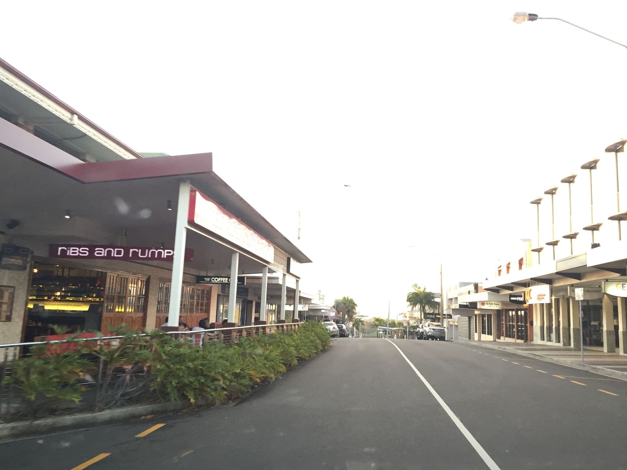 Street view near Oaks Gladstone Grand Hotel, Gladstone Central — © vagrant42 (CC BY-SA · Mapillary)