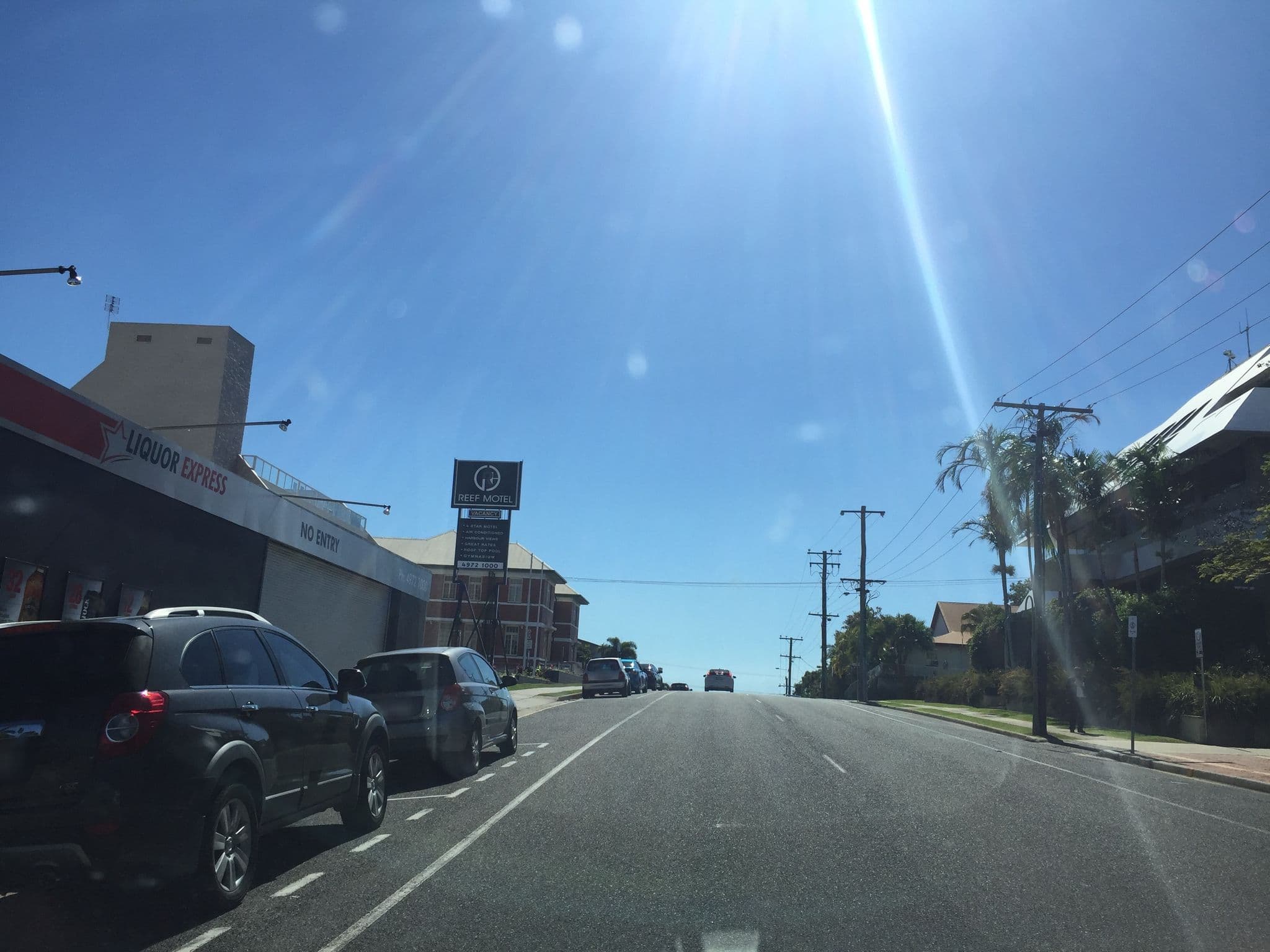 Street view near Gladstone Reef Hotel, Gladstone Central — © vagrant42 (CC BY-SA · Mapillary)