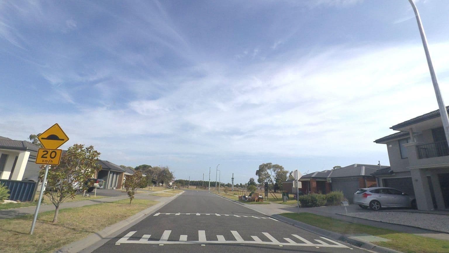 Street view near Newly built, warm and homely place with no pool., Officer — © mander (CC BY-SA · Mapillary)