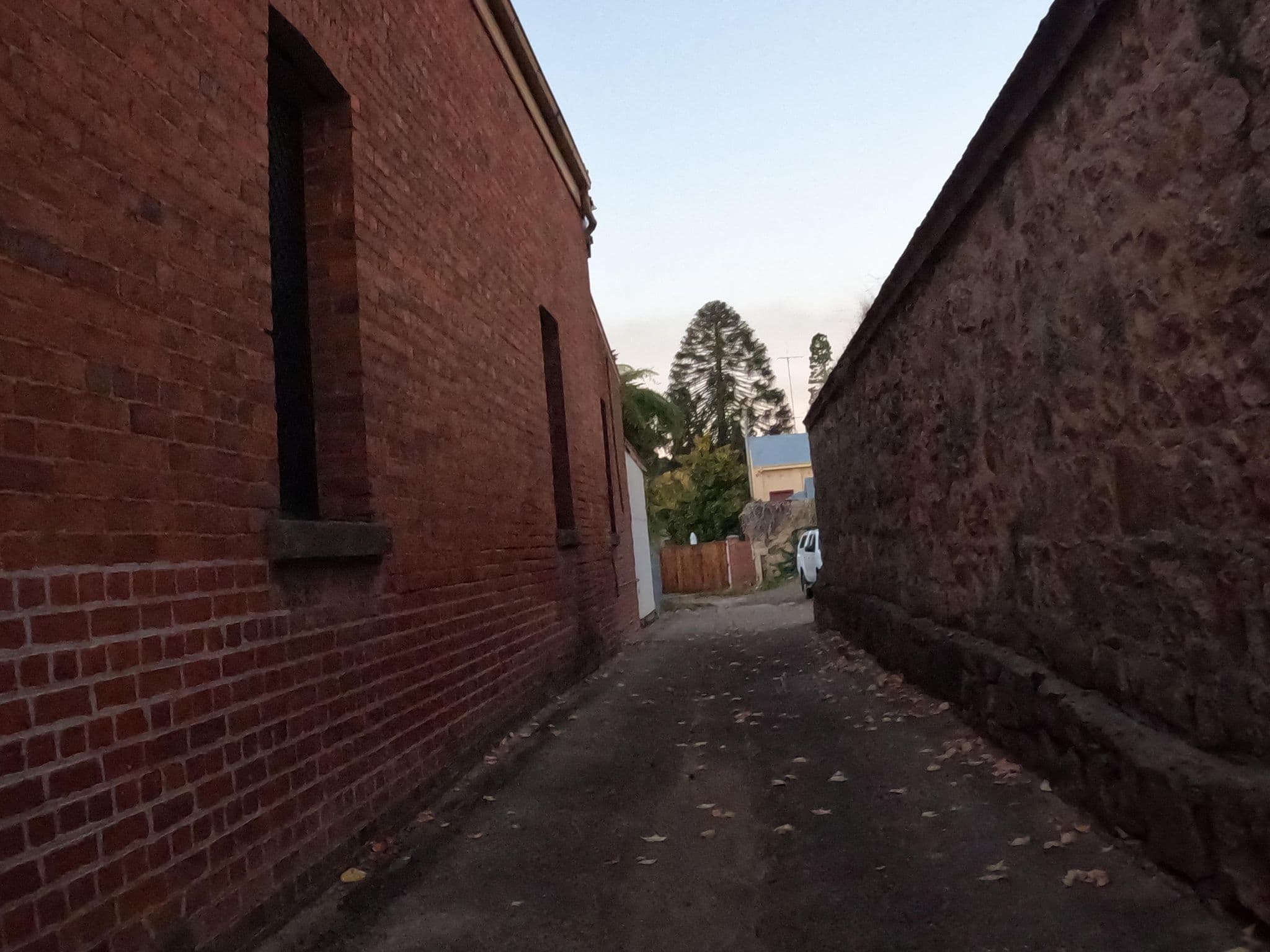 Street view near Hibernian Apartments Beechworth, Beechworth — © skillsy (CC BY-SA · Mapillary)