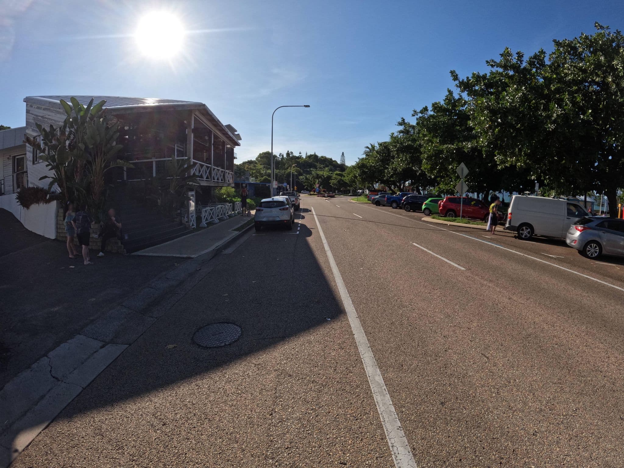 Street view near Shoredrive Motel, North Ward — © joelkoen (CC BY-SA · Mapillary)