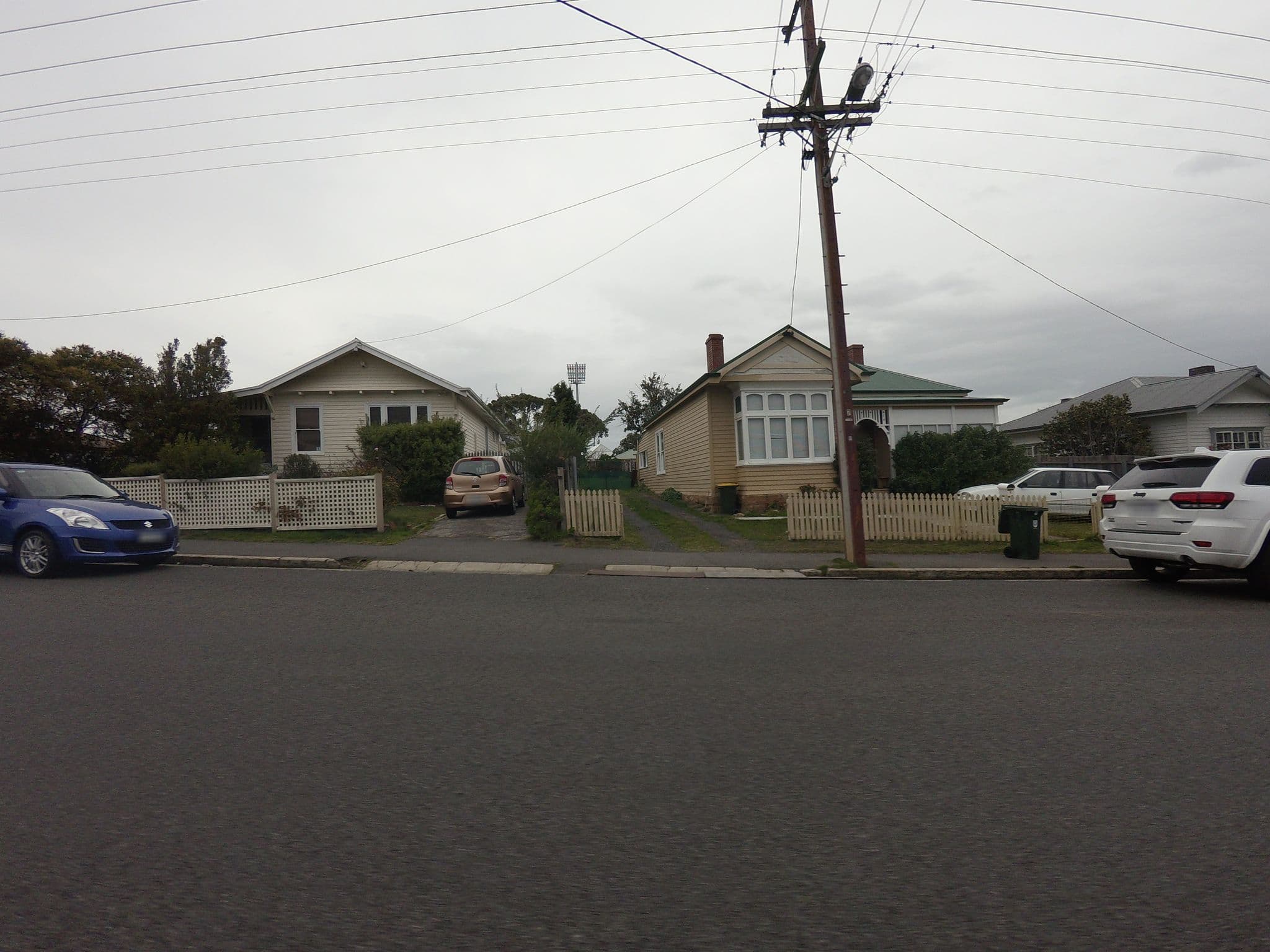 Street view near Kangaroo Bay Apartments, Bellerive — © tastrax (CC BY-SA · Mapillary)