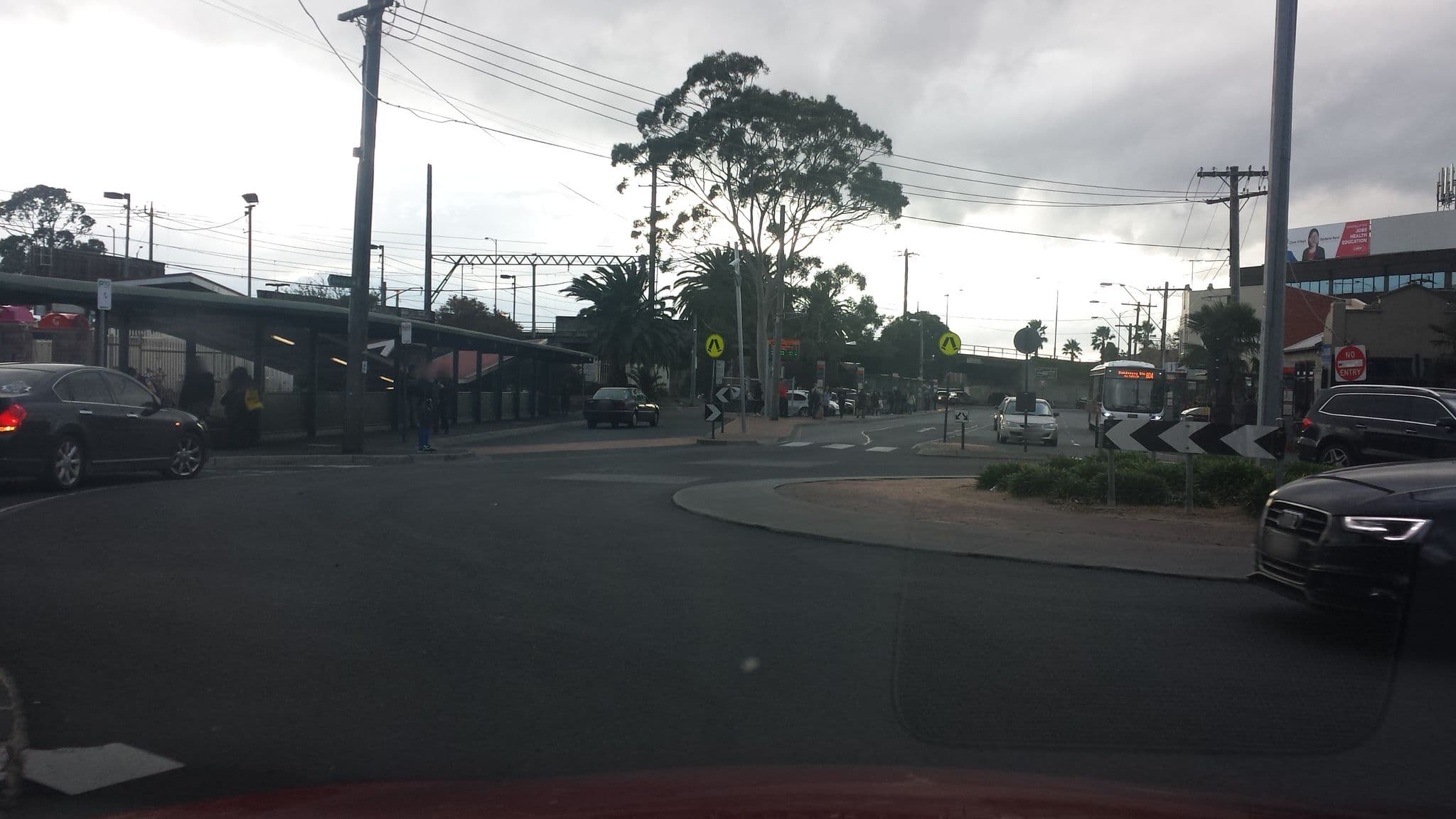Street view near Oakleigh Junction Hotel, Oakleigh — © stev391 (CC BY-SA · Mapillary)
